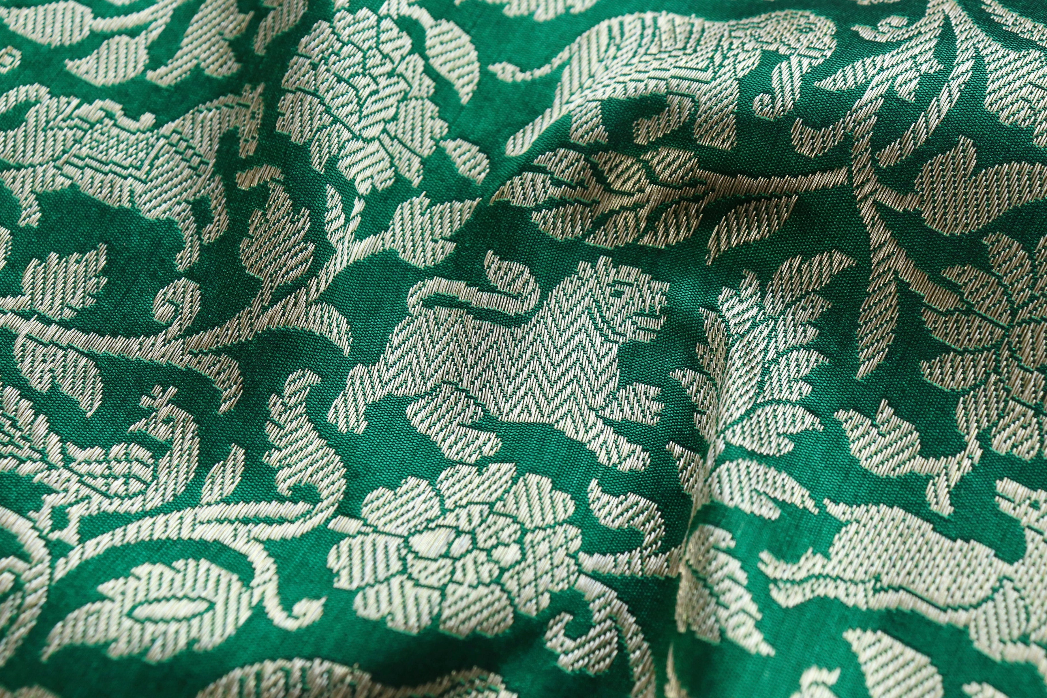 Green Tanchoi Shikargah Pure Silk Handloom Banarasi Saree