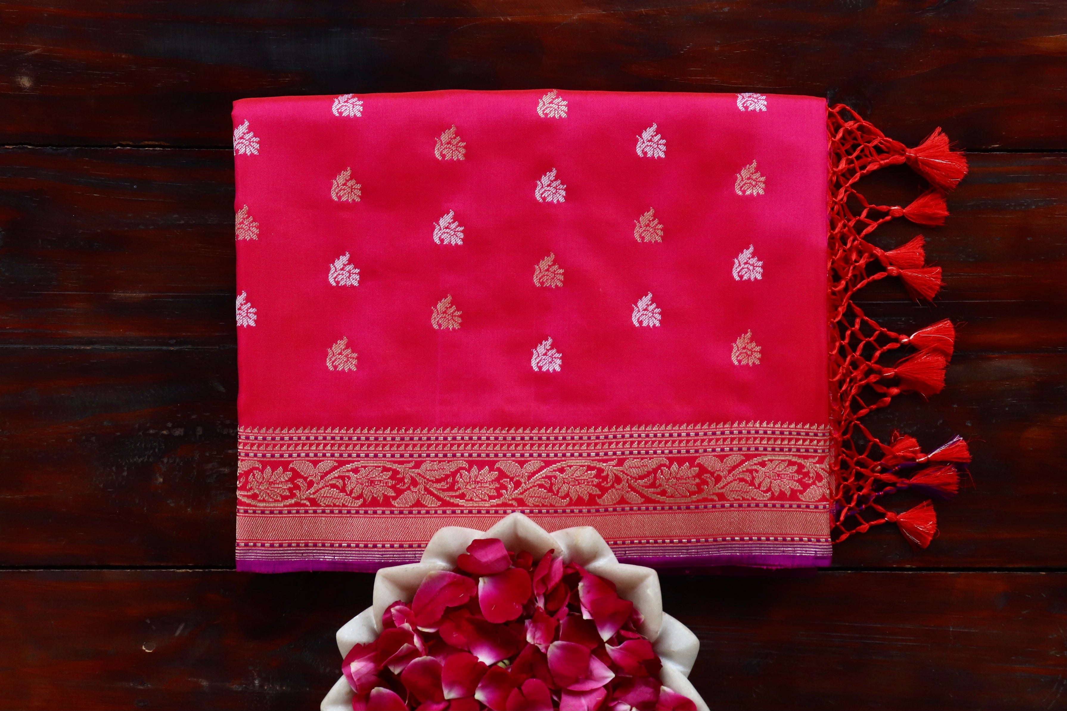 Rani Kadhua Motif Pure Silk Handloom Banarasi Saree