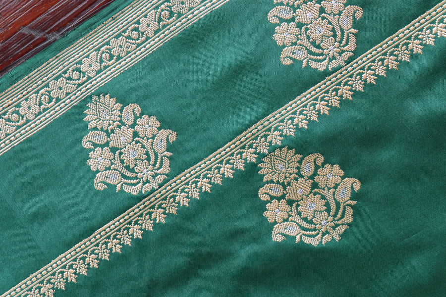 Bottle Green Kadhua Motif Pure Silk Banarasi Saree | Stuti Weaves