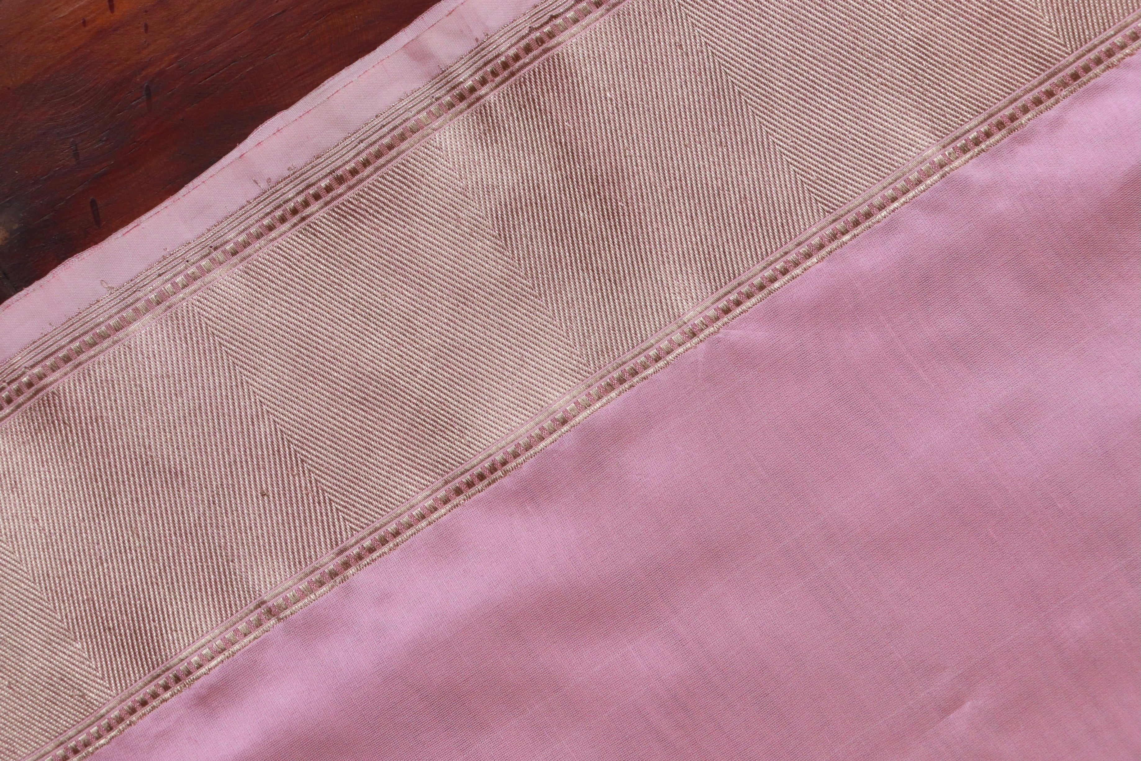 Soft Pink Floral Border Pure Silk Handloom Banarasi Saree