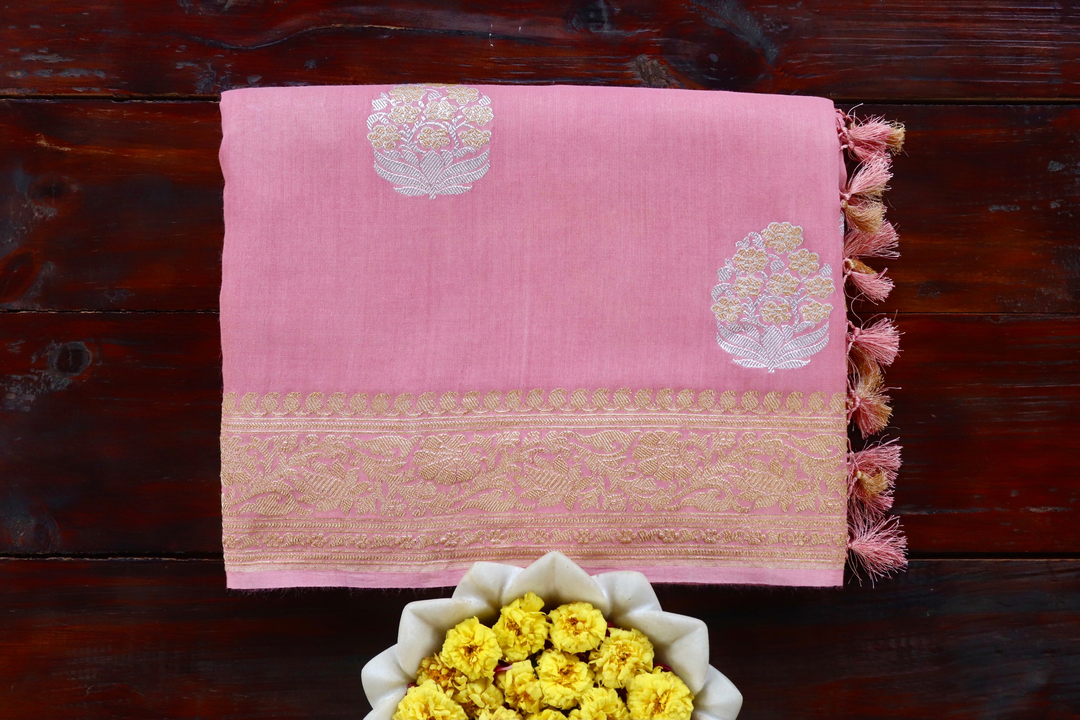 Soft Pink Phool Motif Munga Silk Handloom Saree