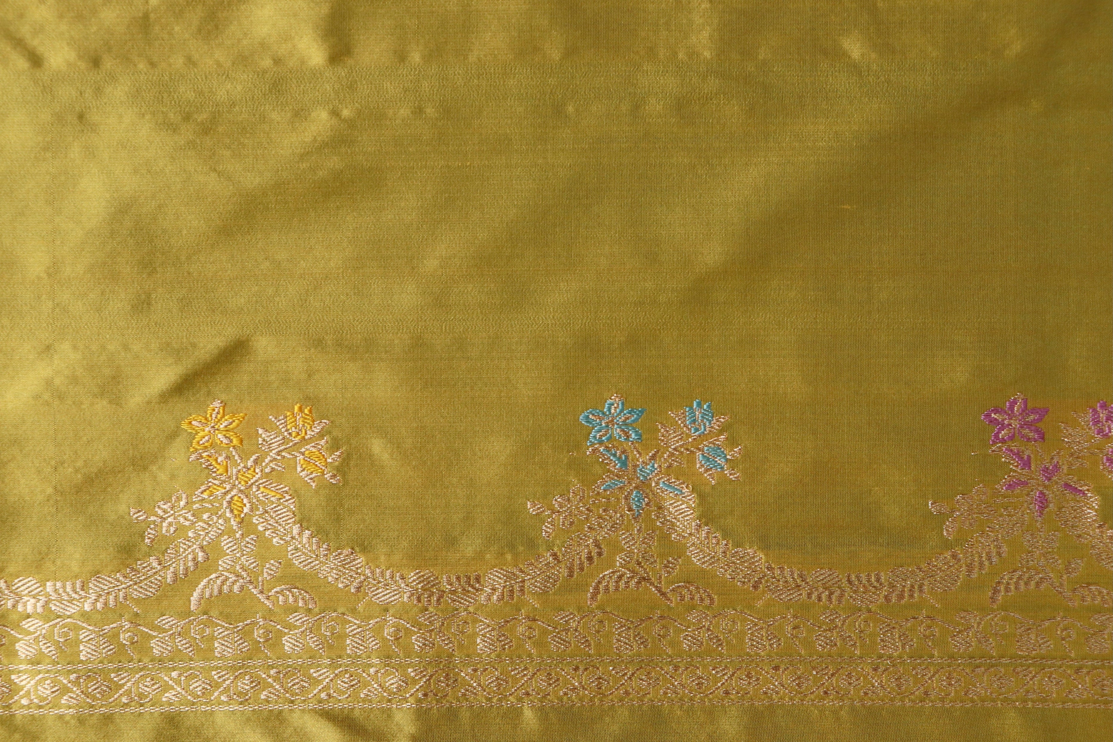 Pear Green Meenadar Kadhua Banarasi Handwoven Silk Sarees