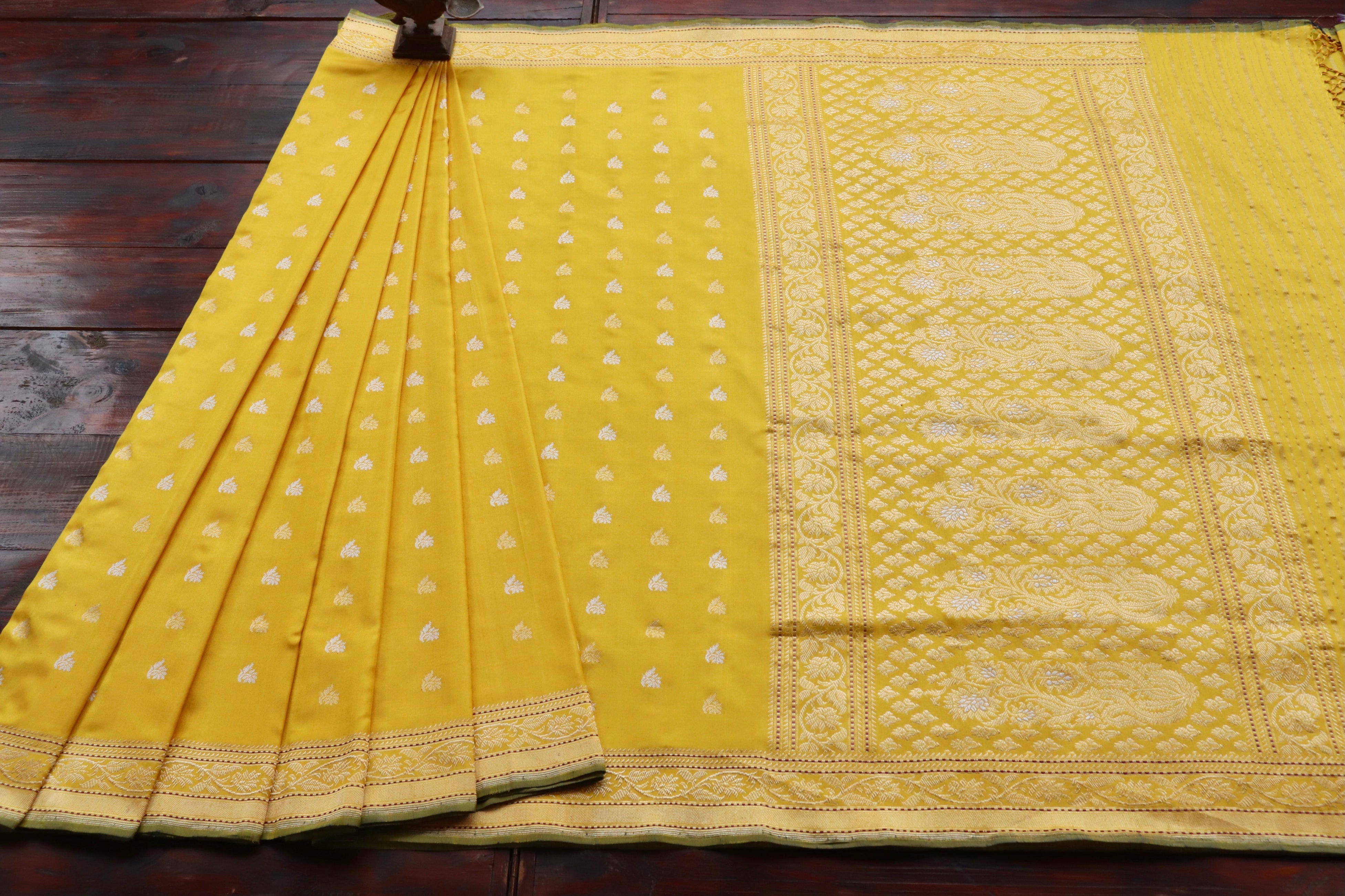 Yellow Kadhua Motif Pure Silk Handloom Banarasi Saree