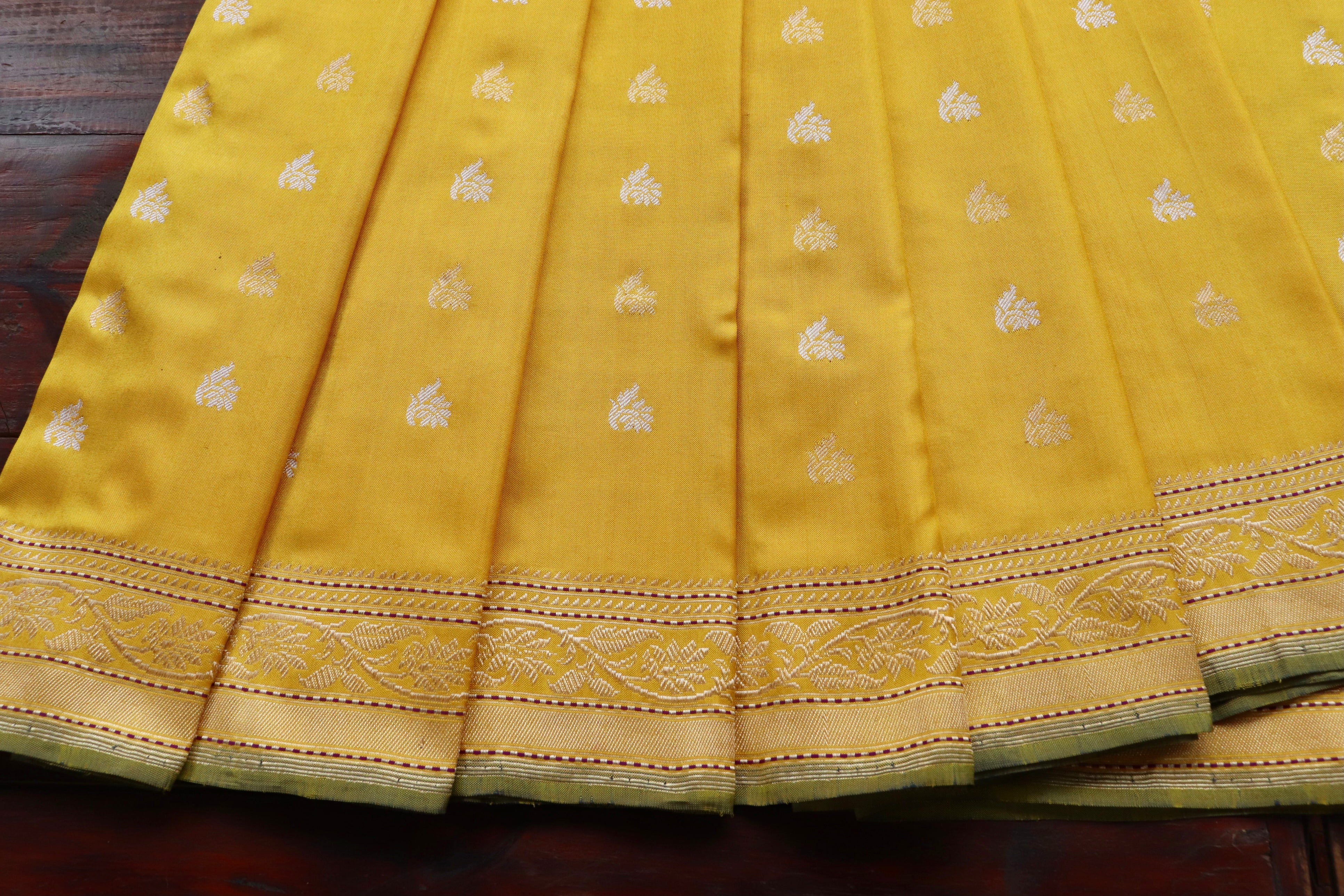 Yellow Kadhua Motif Pure Silk Handloom Banarasi Saree