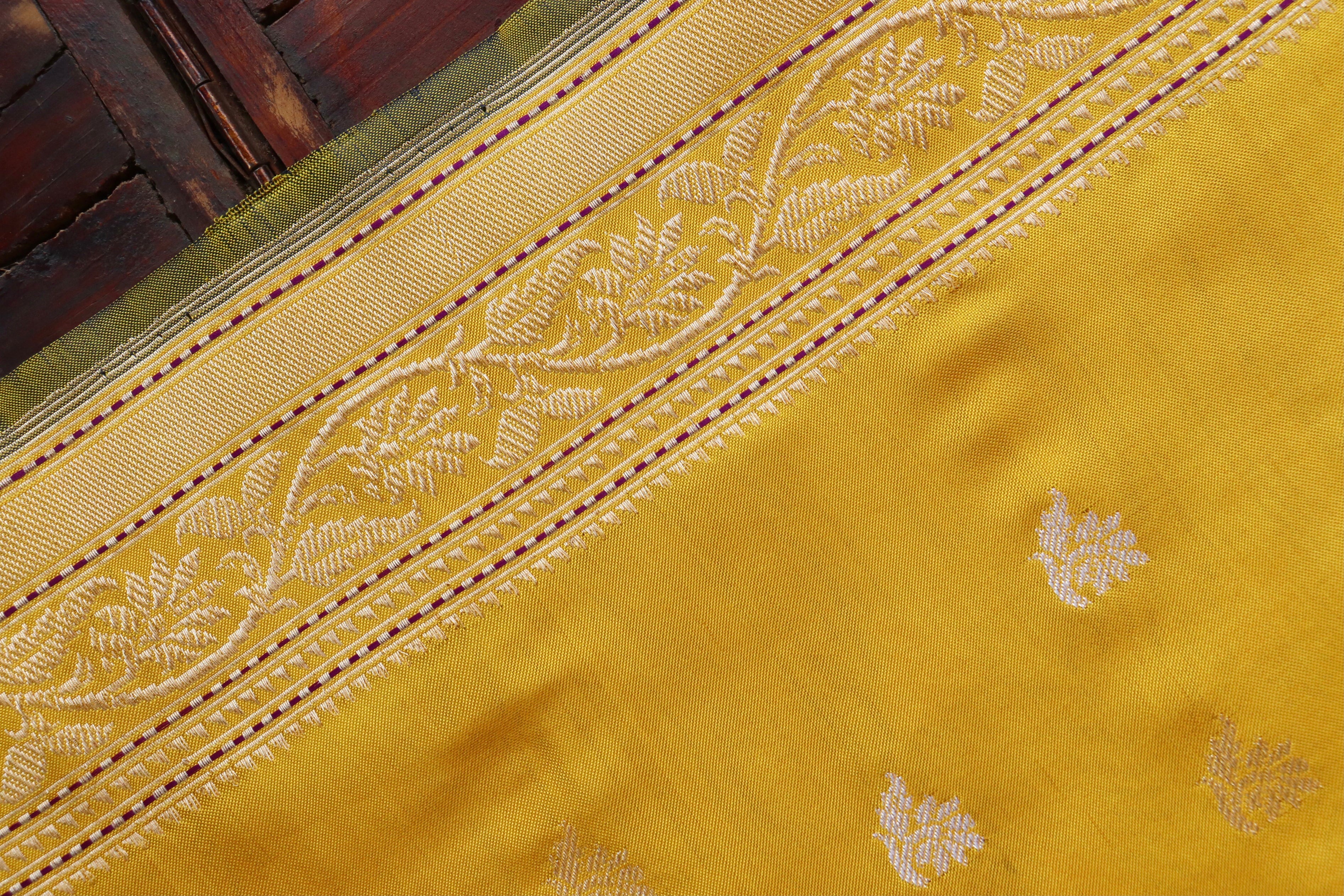 Yellow Kadhua Motif Pure Silk Handloom Banarasi Saree