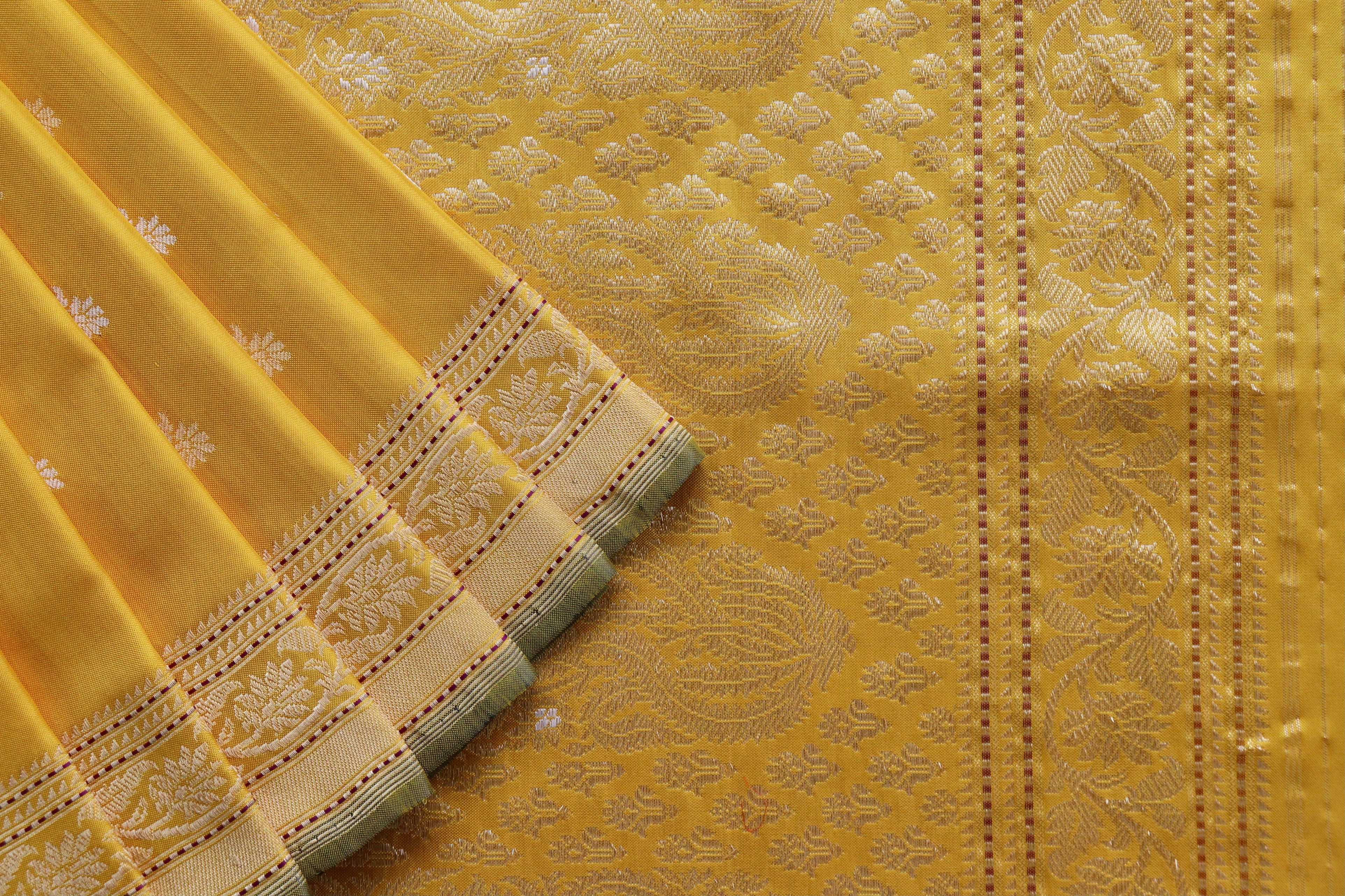 Yellow Kadhua Motif Pure Silk Handloom Banarasi Saree