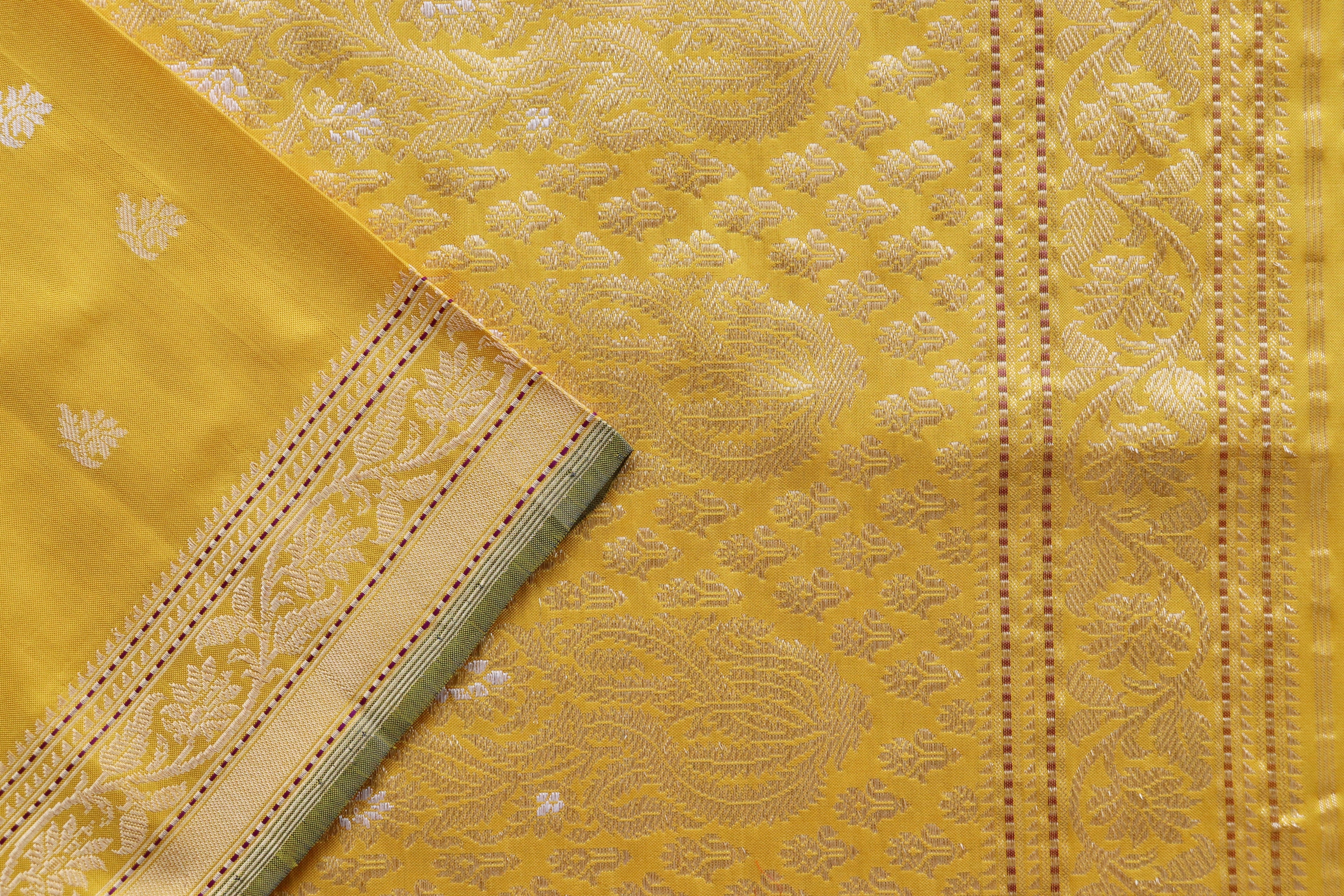 Yellow Kadhua Motif Pure Silk Handloom Banarasi Saree