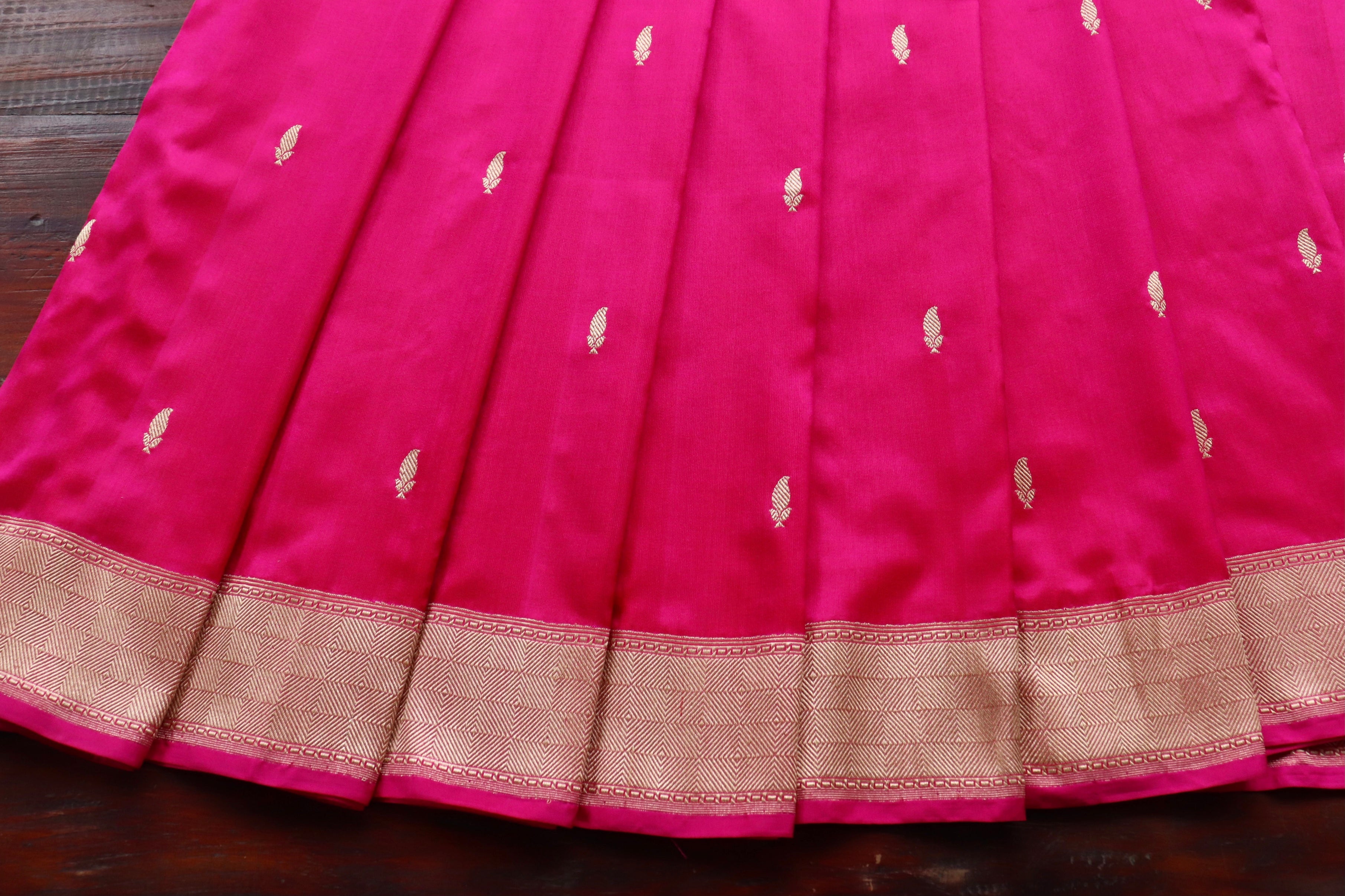 Bright Pink Kairy Kuniya Pure Silk Handloom Banarasi Saree