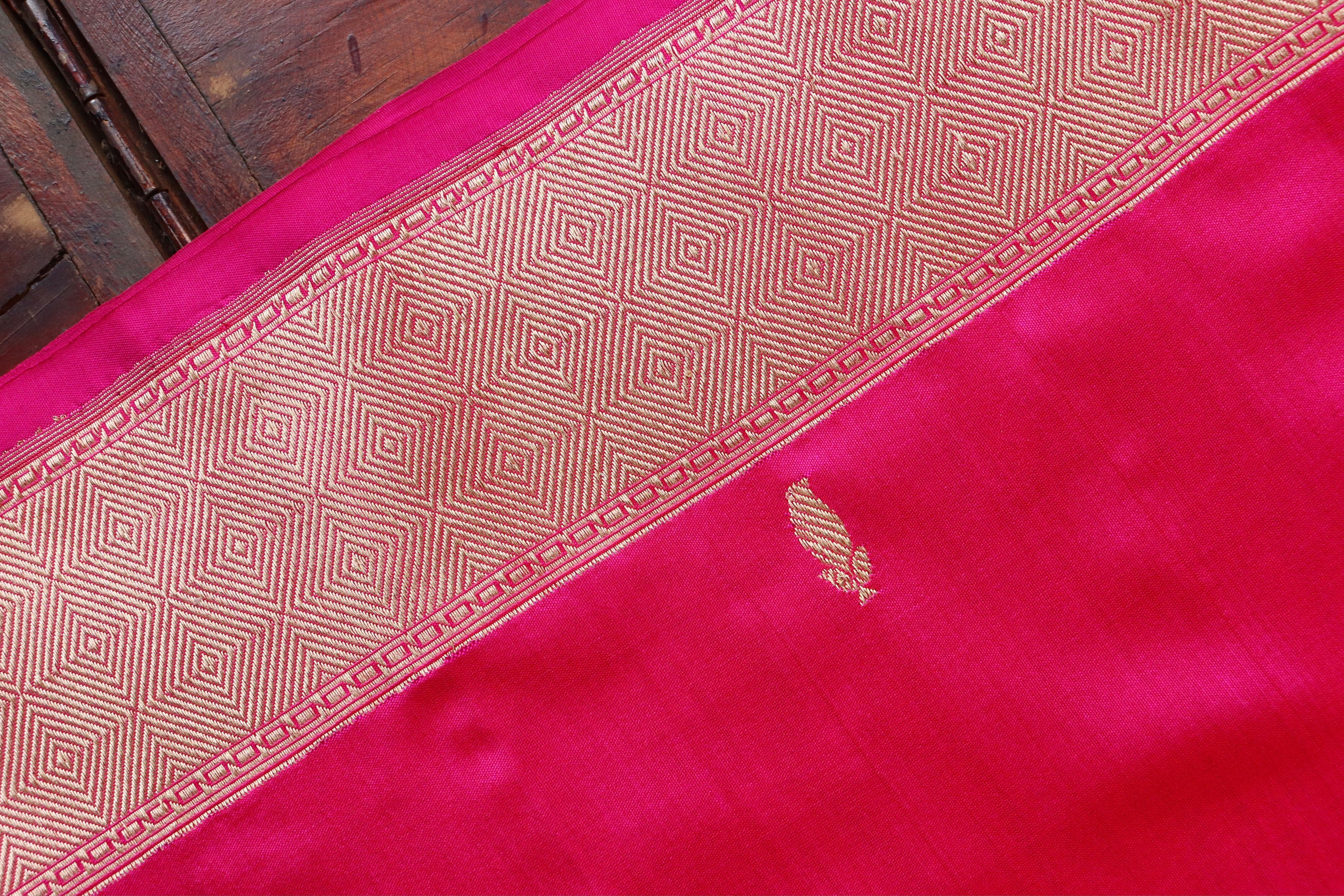 Bright Pink Kairy Kuniya Pure Silk Handloom Banarasi Saree