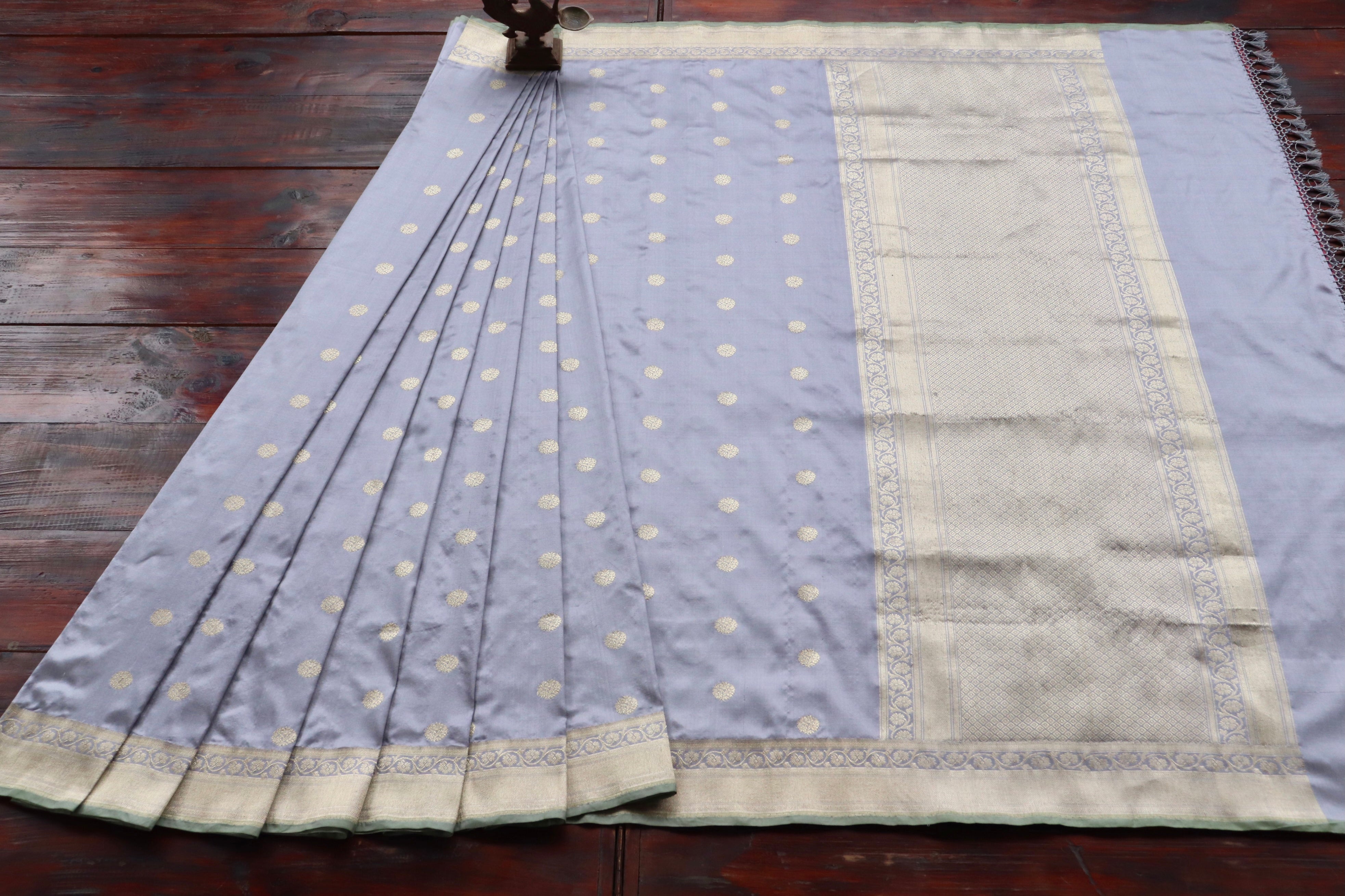 Lilac Ginnie Motif Pure Silk Handloom Banarasi Saree