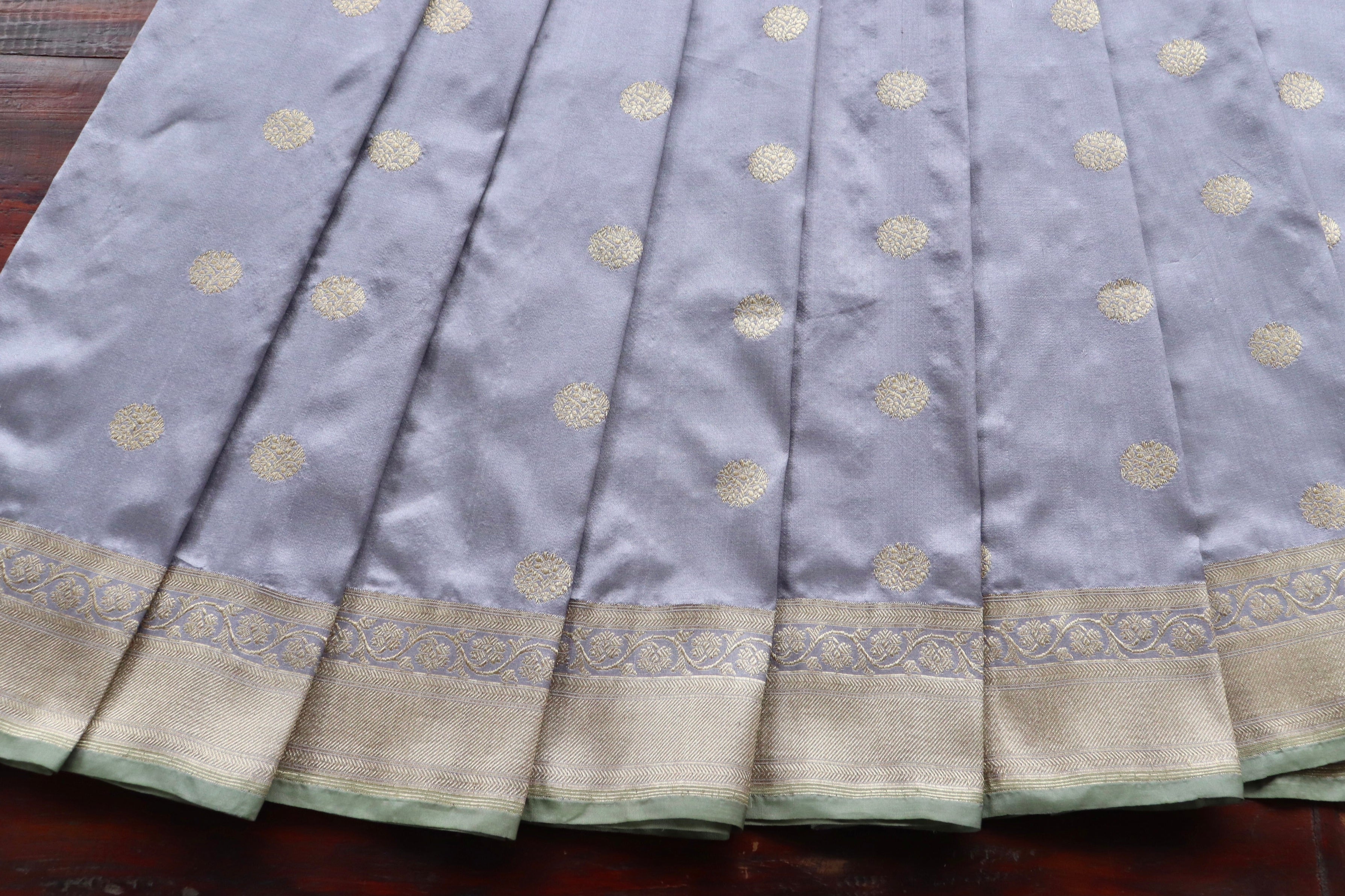 Lilac Ginnie Motif Pure Silk Handloom Banarasi Saree