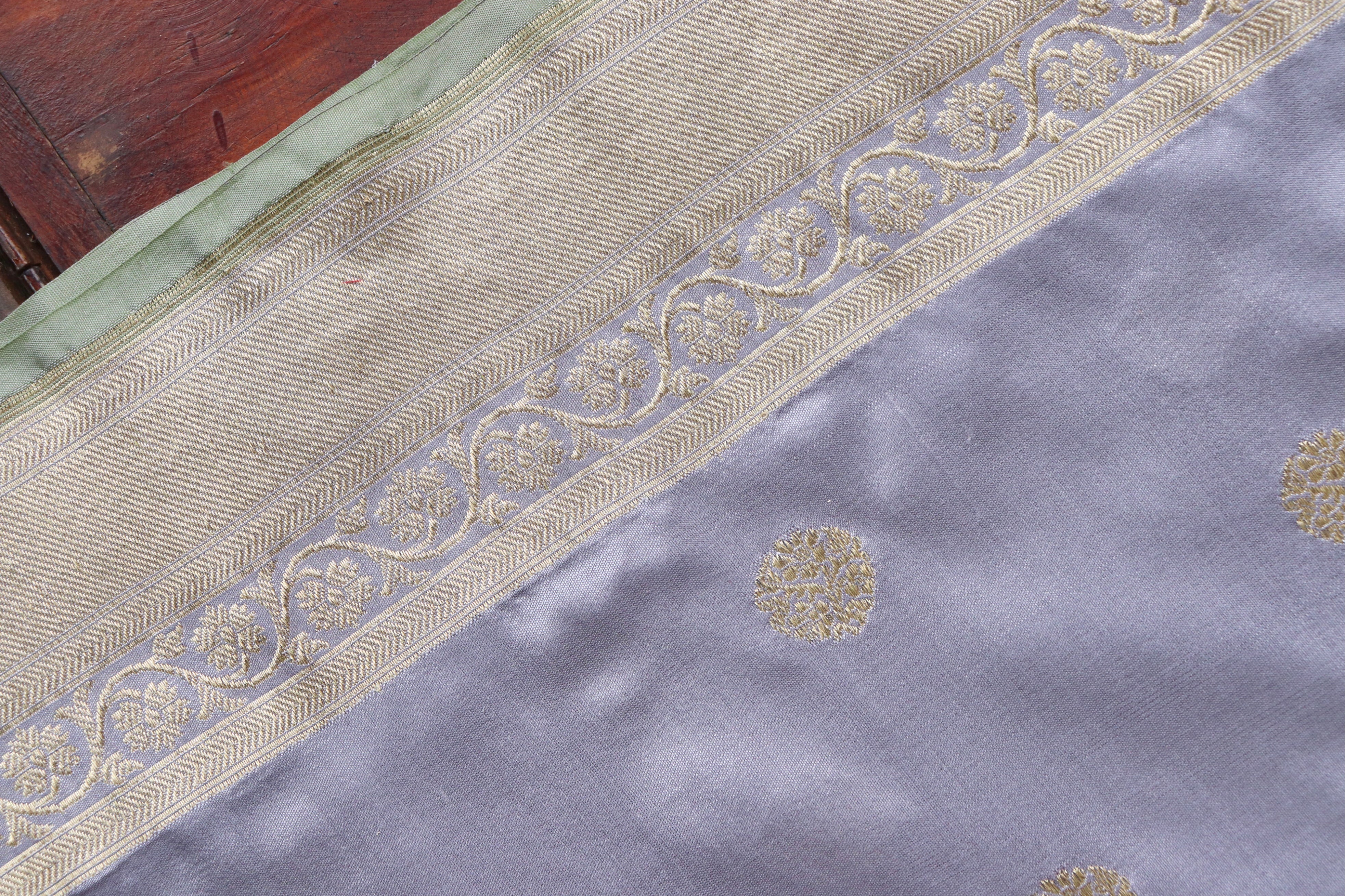 Lilac Ginnie Motif Pure Silk Handloom Banarasi Saree