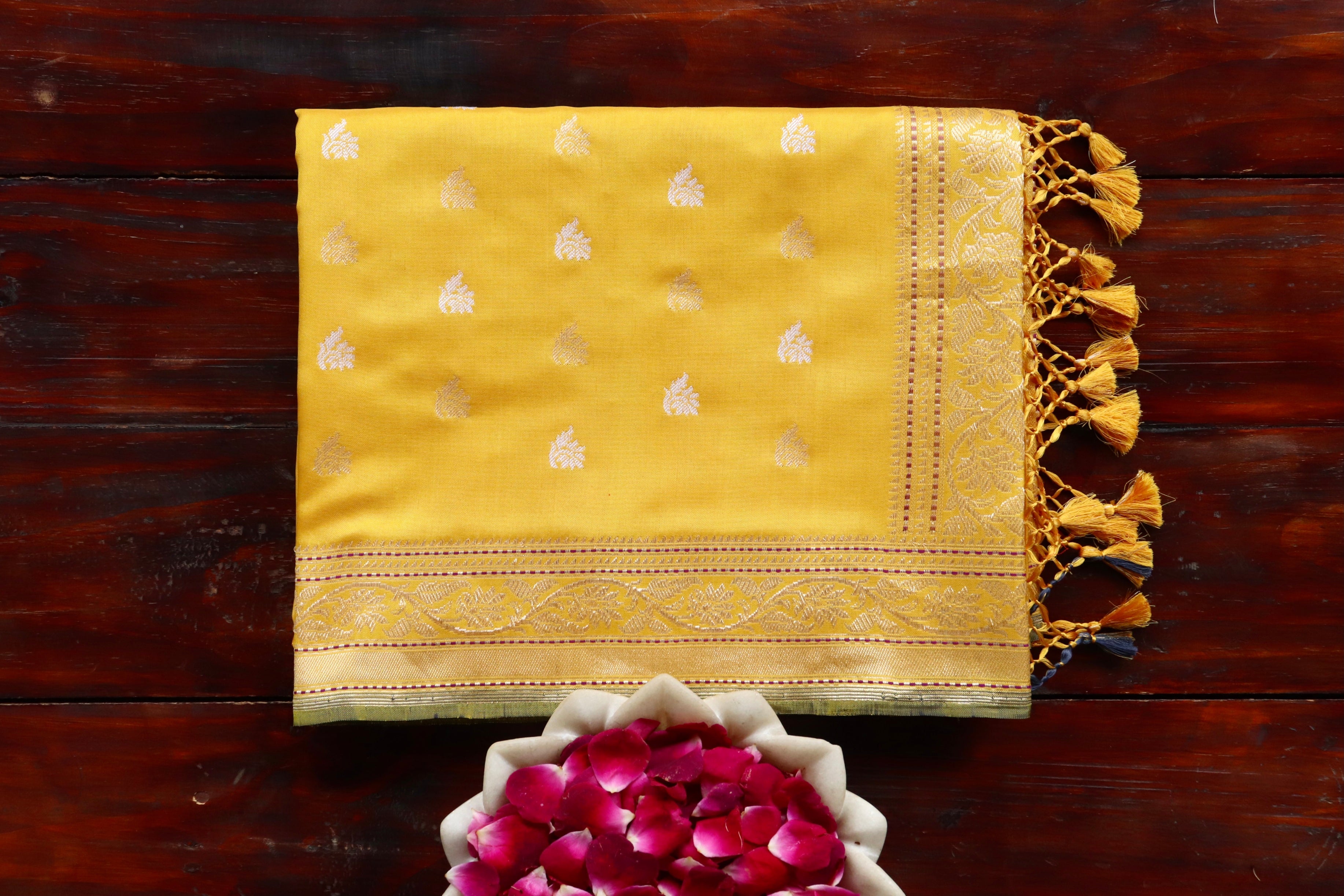 Yellow Kadhua Motif Pure Silk Handloom Banarasi Saree