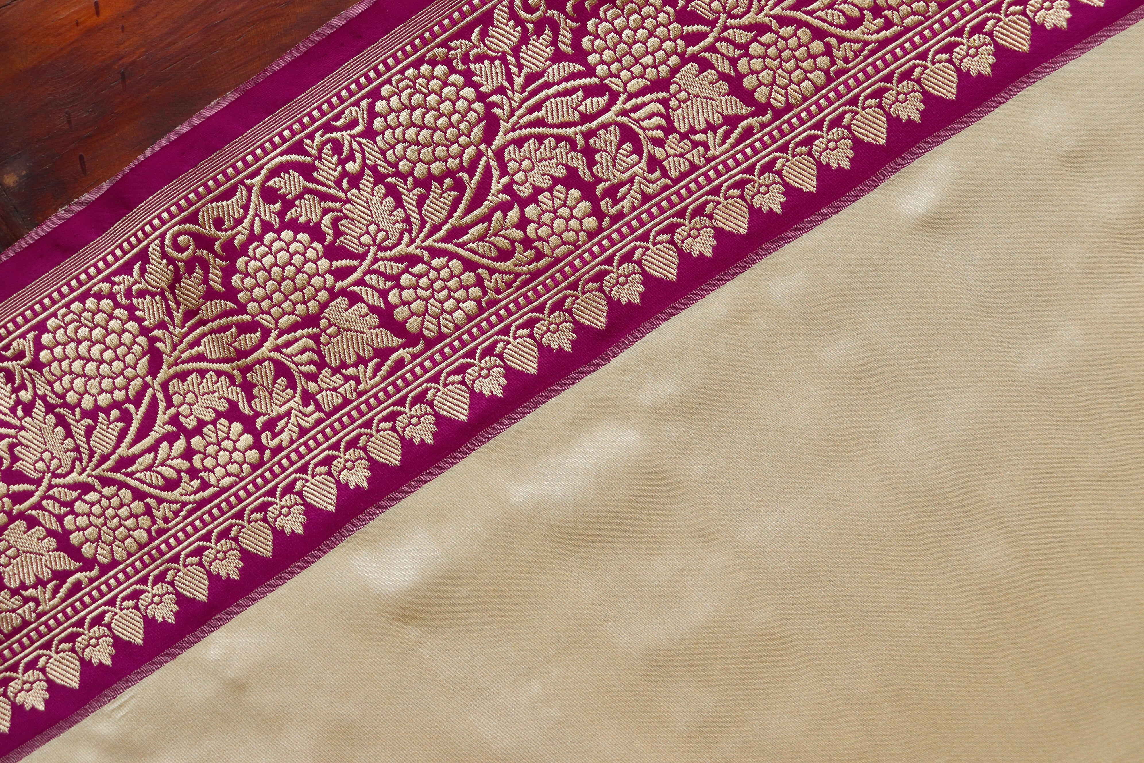 Ivory Kadhua Pure Katan Silk Handloom Banarasi Saree