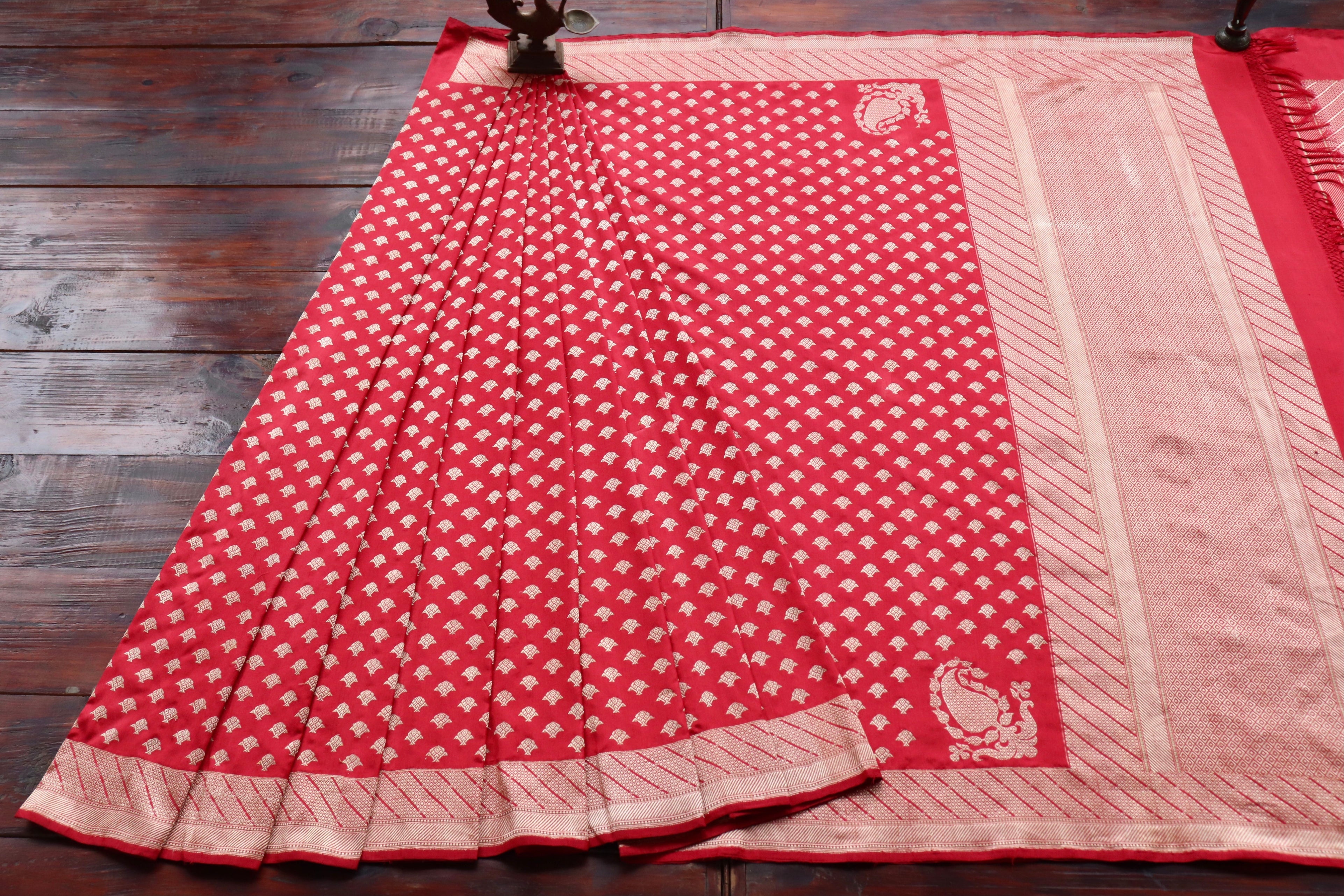 Rakhtambari Matsya Buti Pure Zari Silk Saree