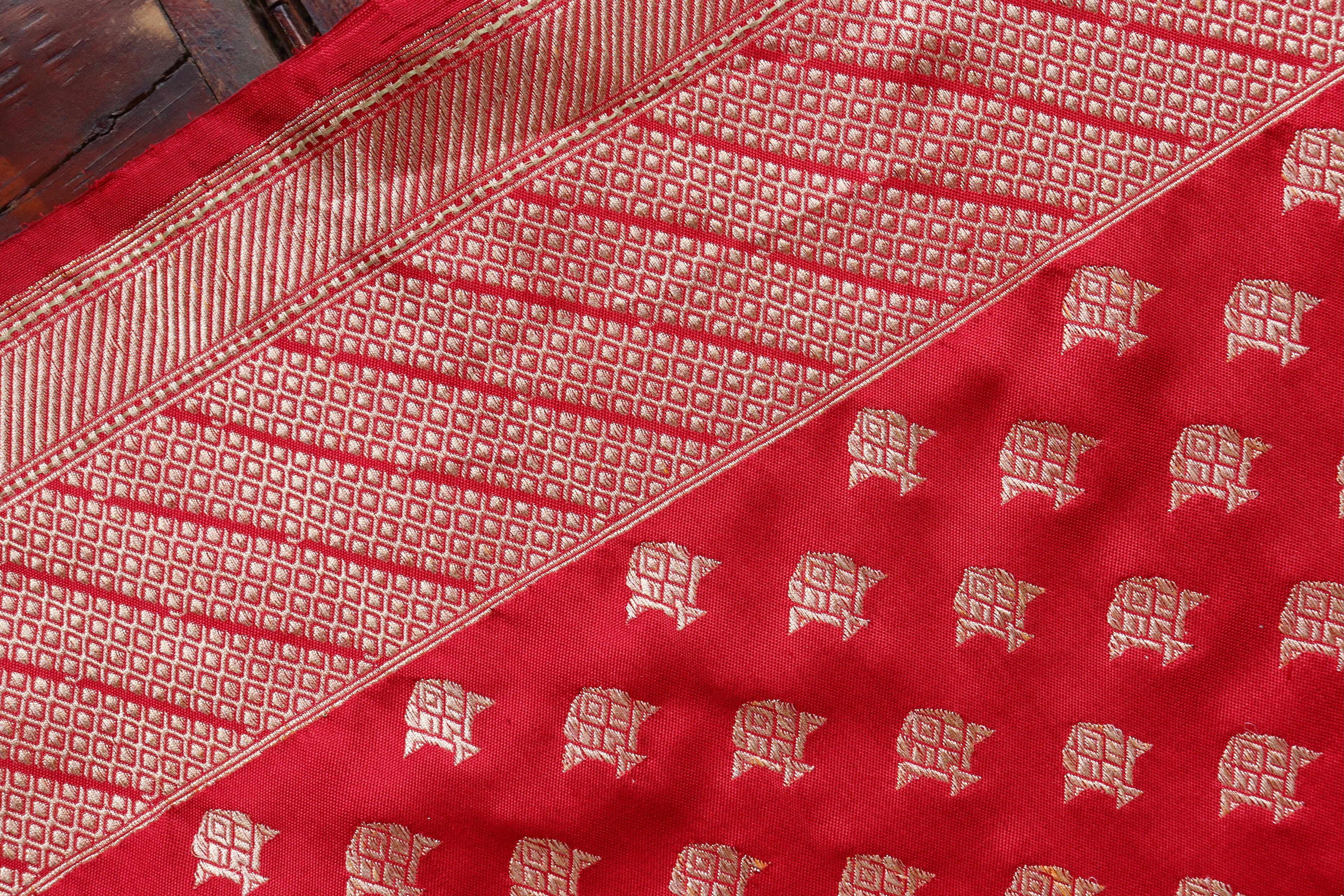 Rakhtambari Matsya Buti Pure Zari Silk Saree