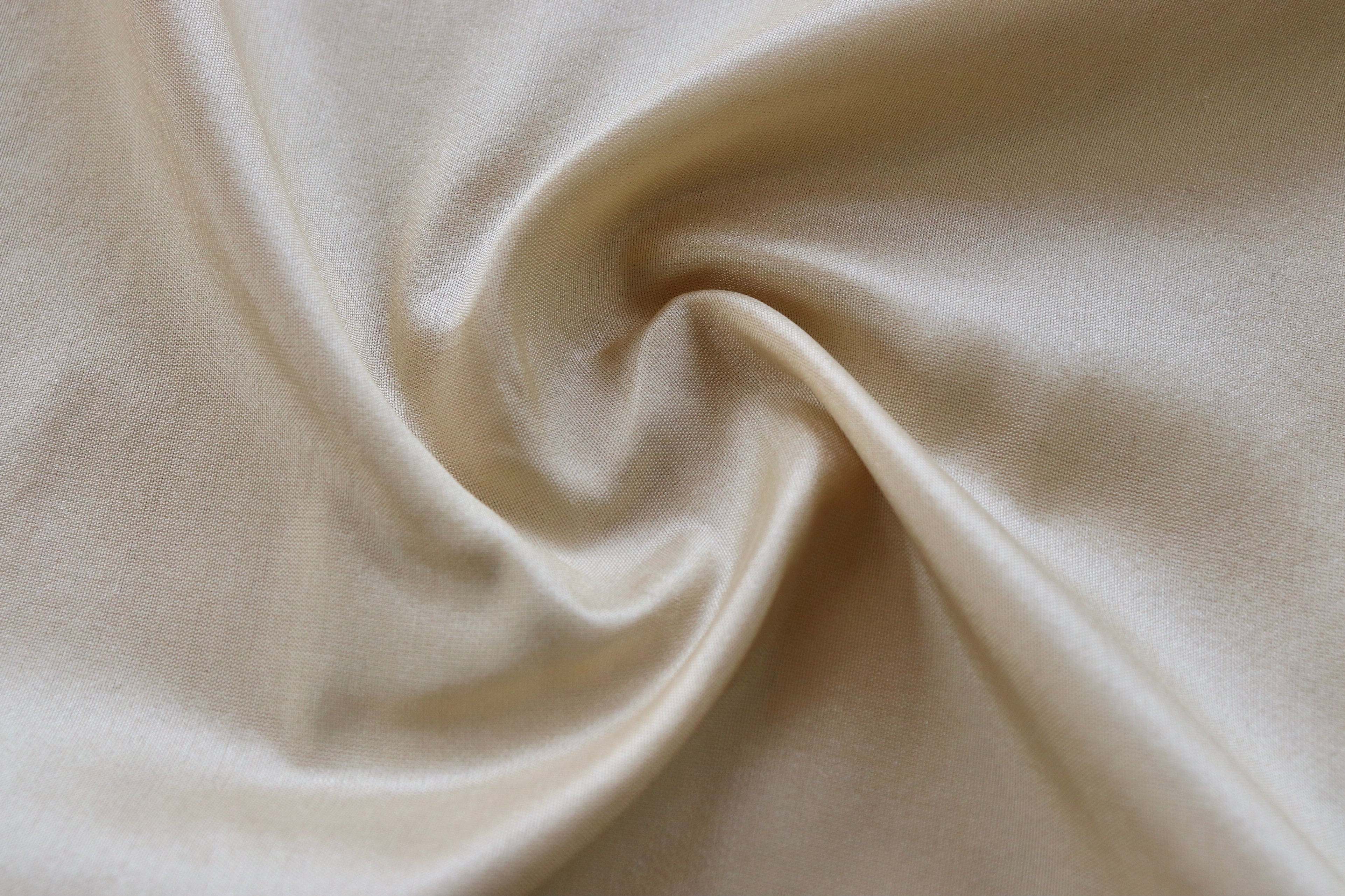 Cream Iris Kadhua Motif Pure Silk Handloom Banarasi Saree