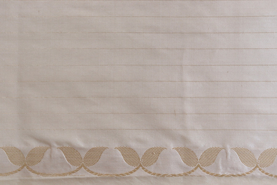 Cream Iris Kadhua Motif Pure Silk Handloom Banarsi Saree