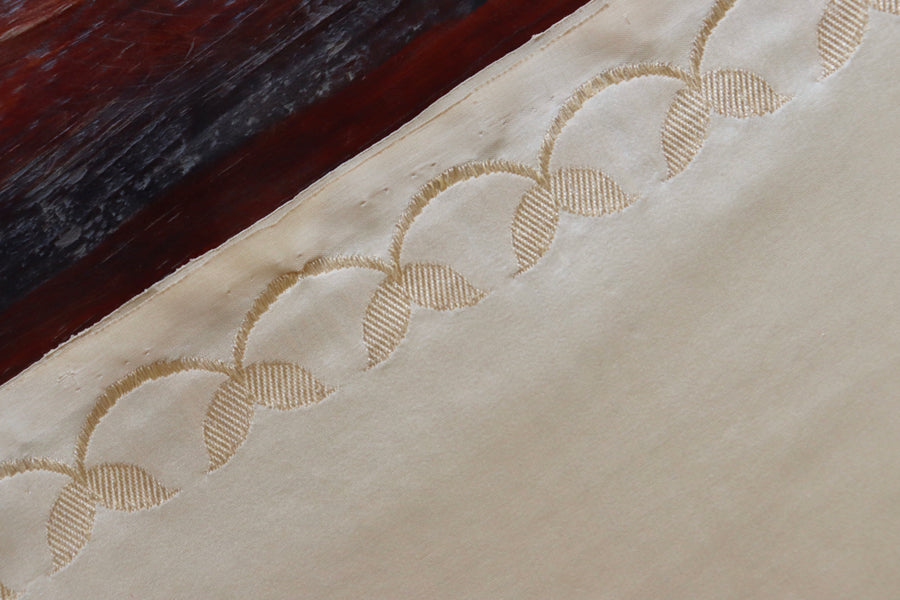 Cream Iris Kadhua Motif Pure Silk Handloom Banarsi Saree