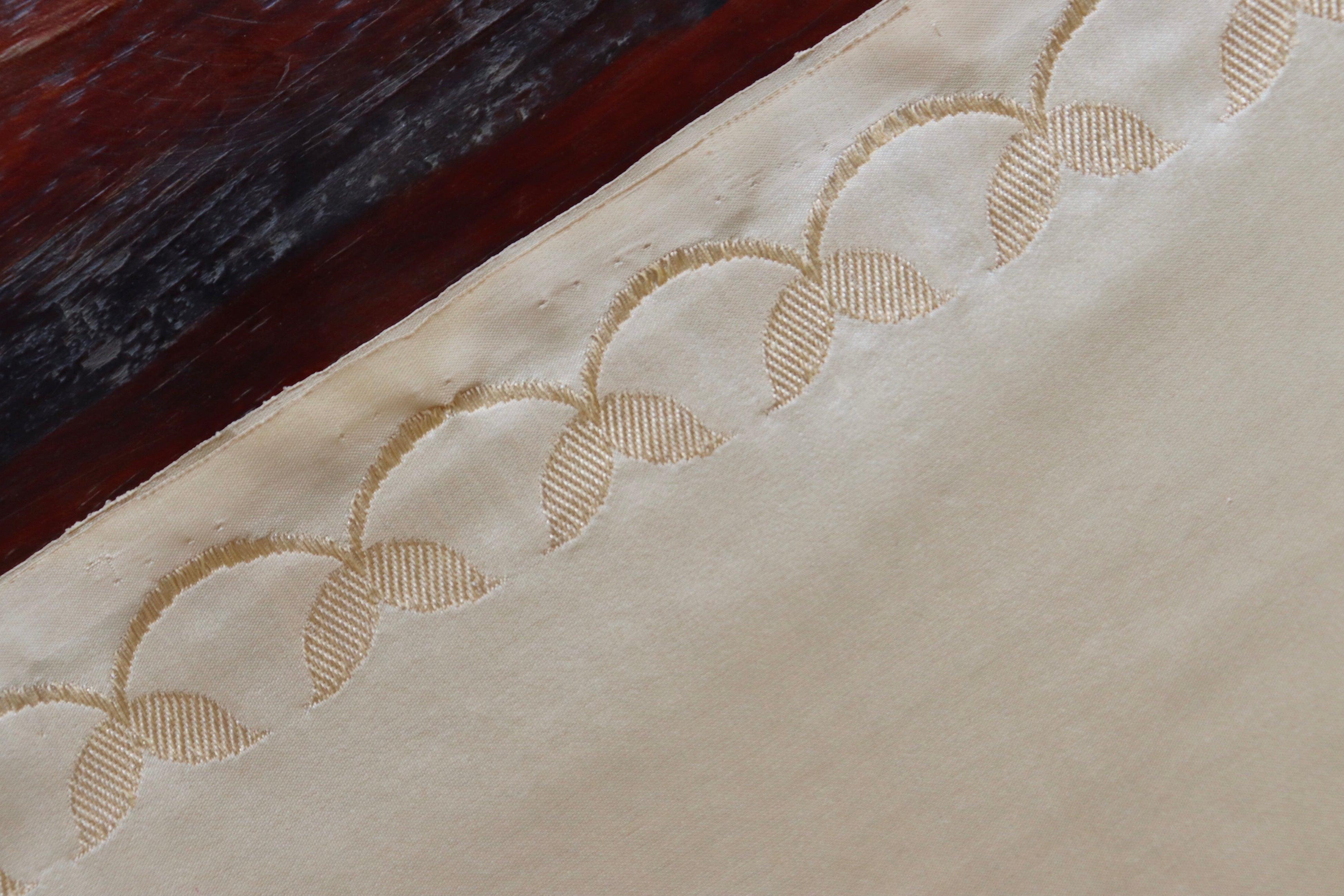 Cream Iris Kadhua Motif Pure Silk Handloom Banarasi Saree