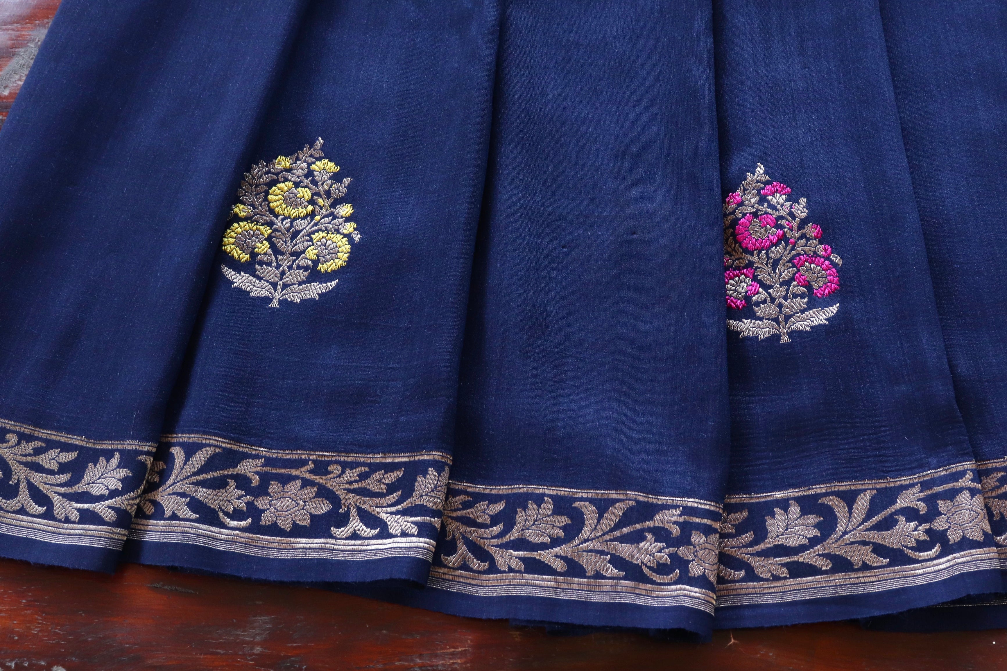 Navy Kadhua Motif Munga Silk Handloom Saree