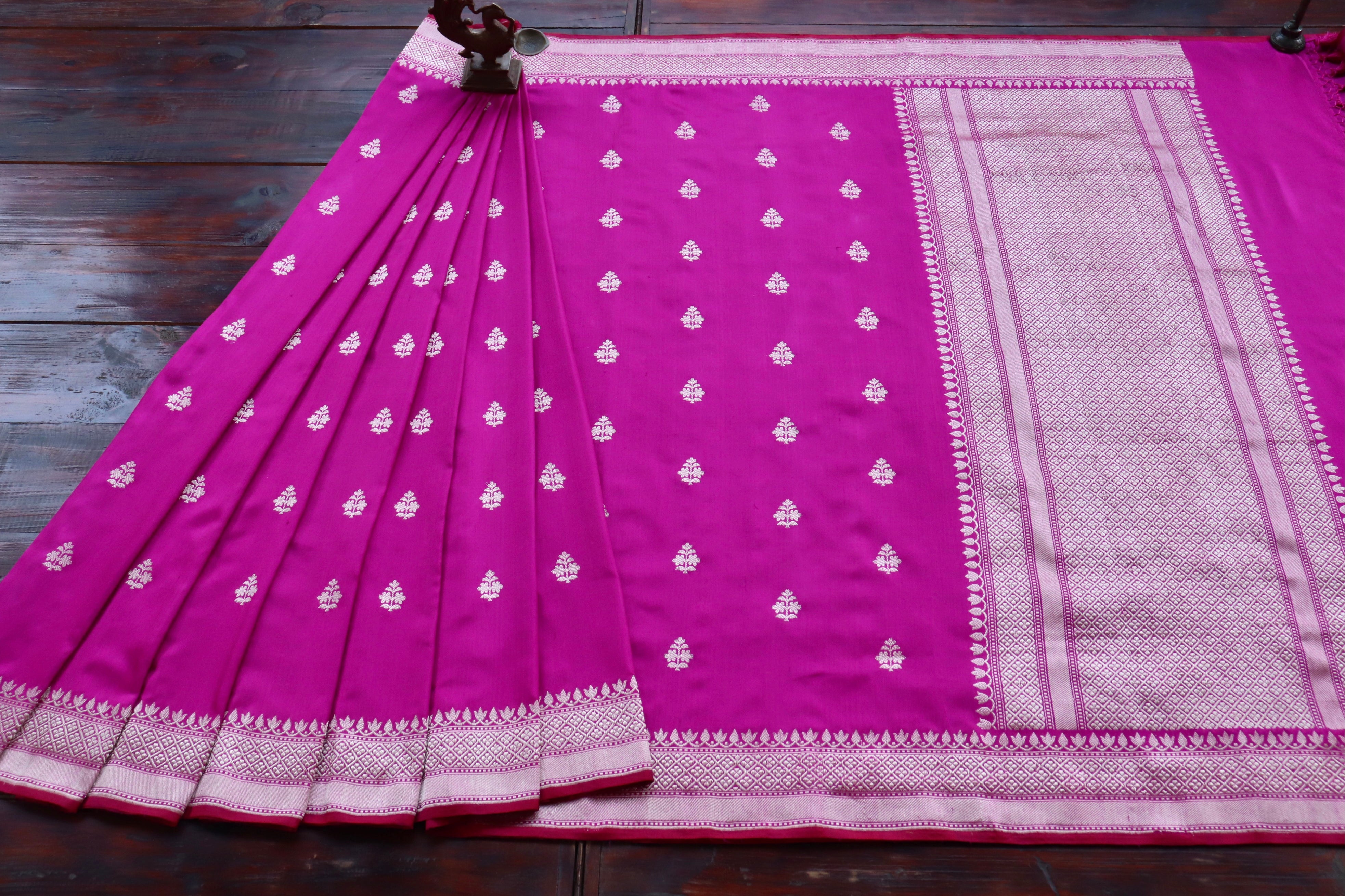 Magenta Katan Silk Leaf Motif Handloom Banarasi Saree