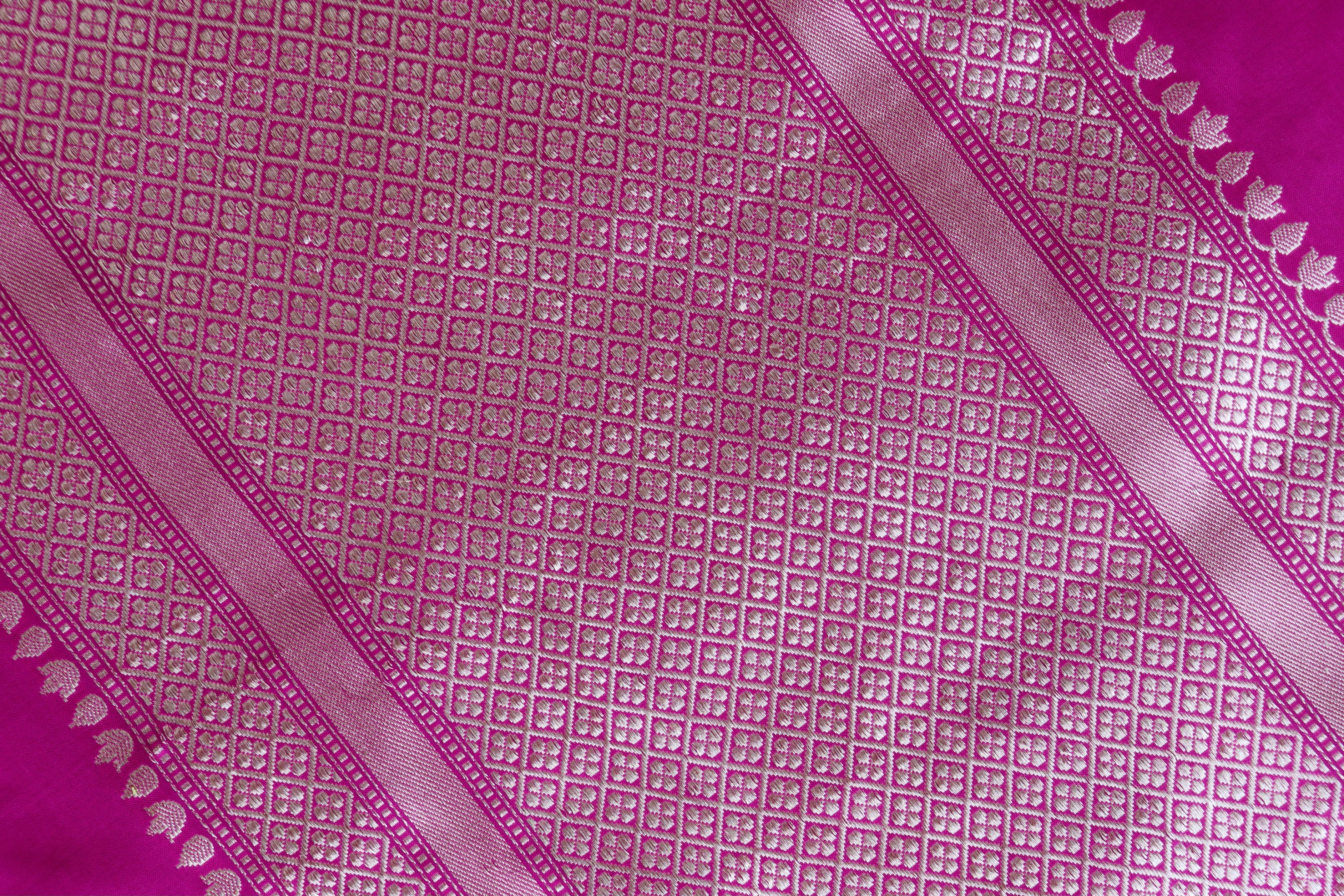 Magenta Katan Silk Leaf Motif Handloom Banarasi Saree