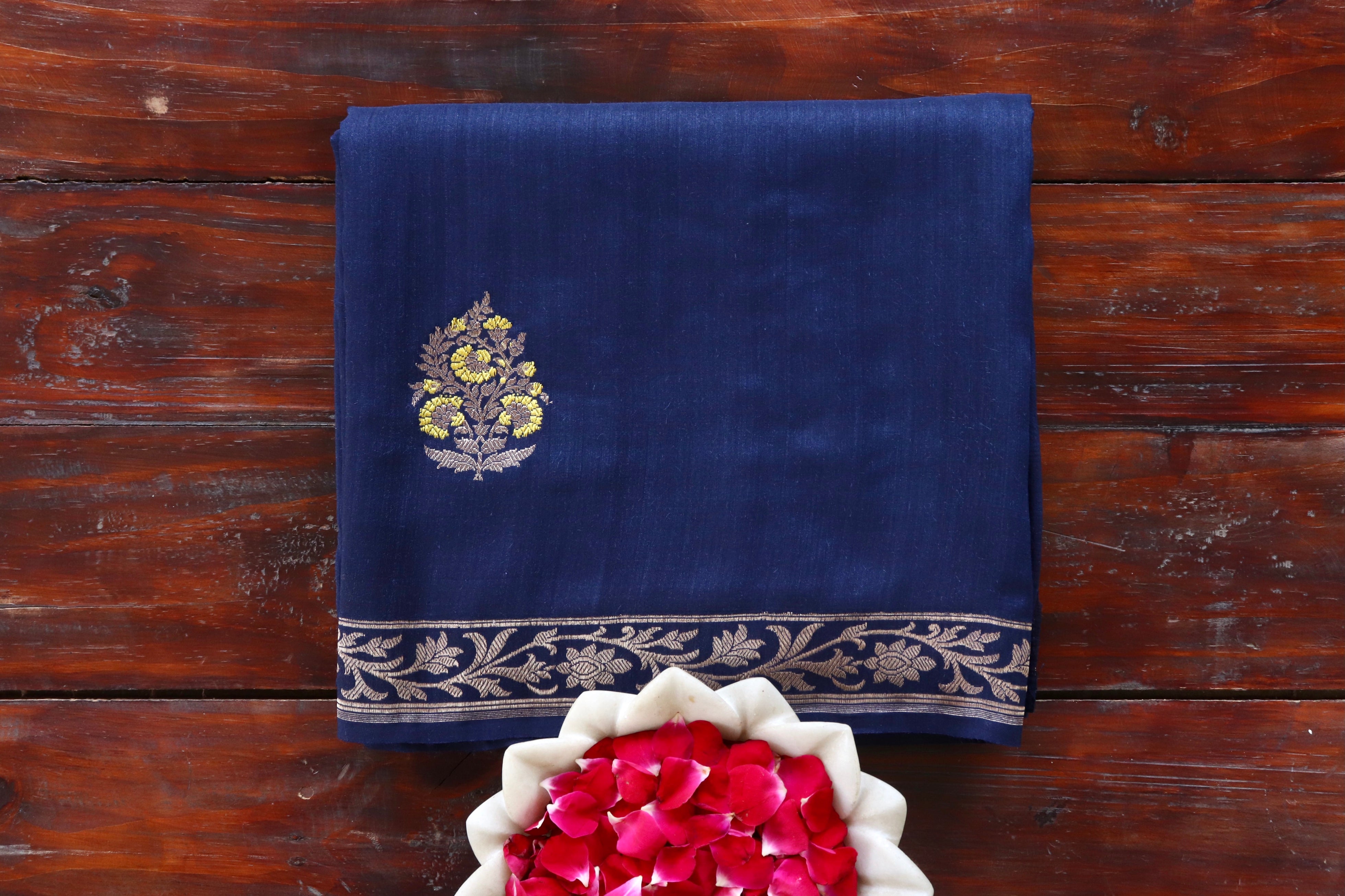Navy Kadhua Motif Munga Silk Handloom Saree