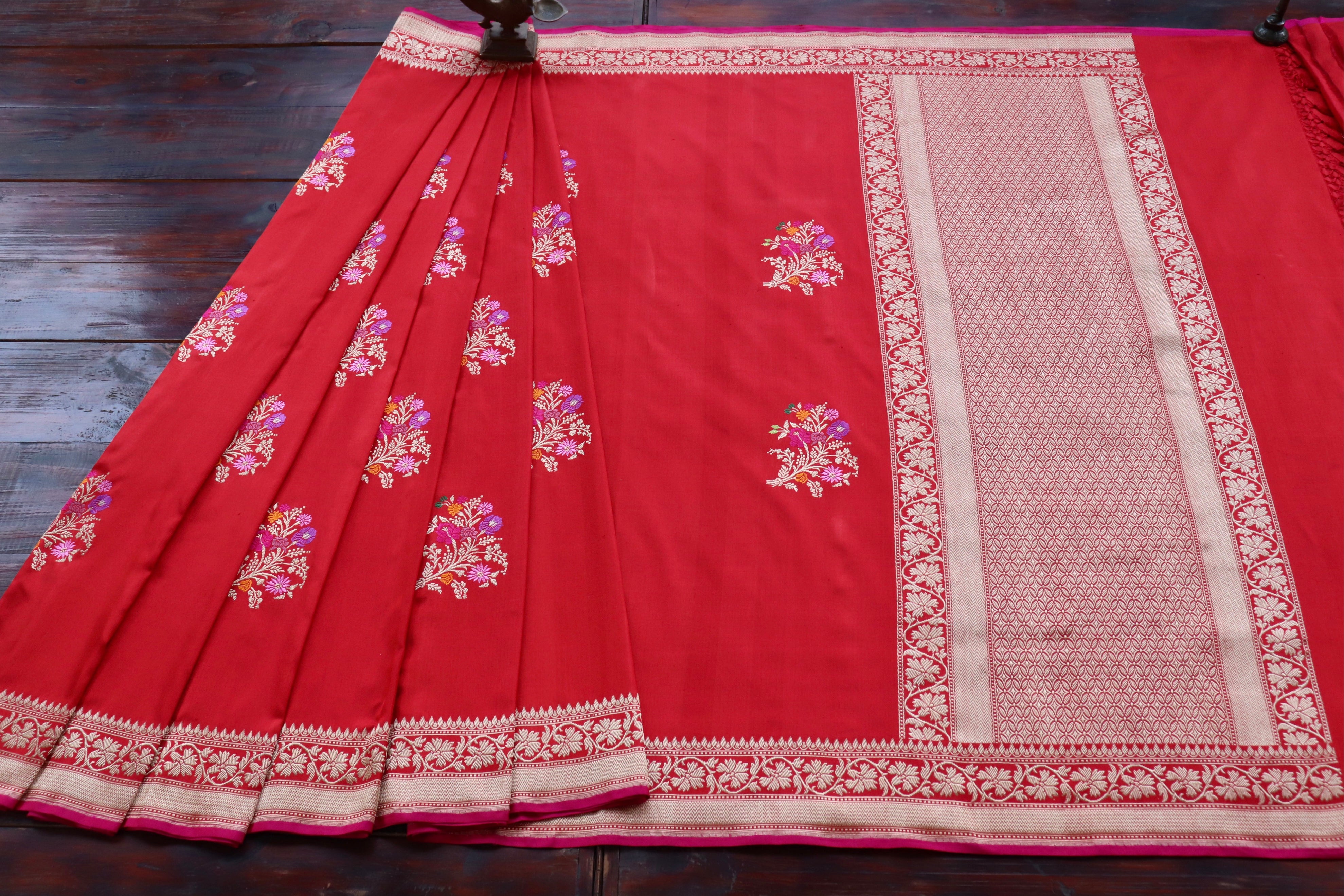 Red Guldasta Motif Pure Kora Silk Handloom Saree