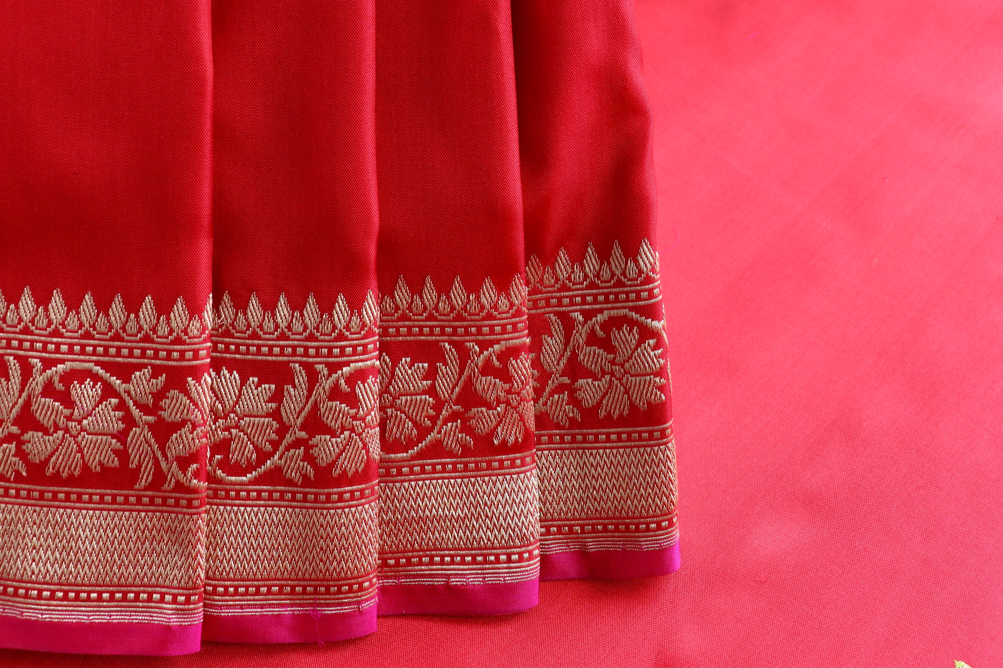 Red Guldasta Motif Pure Kora Silk Handloom Saree