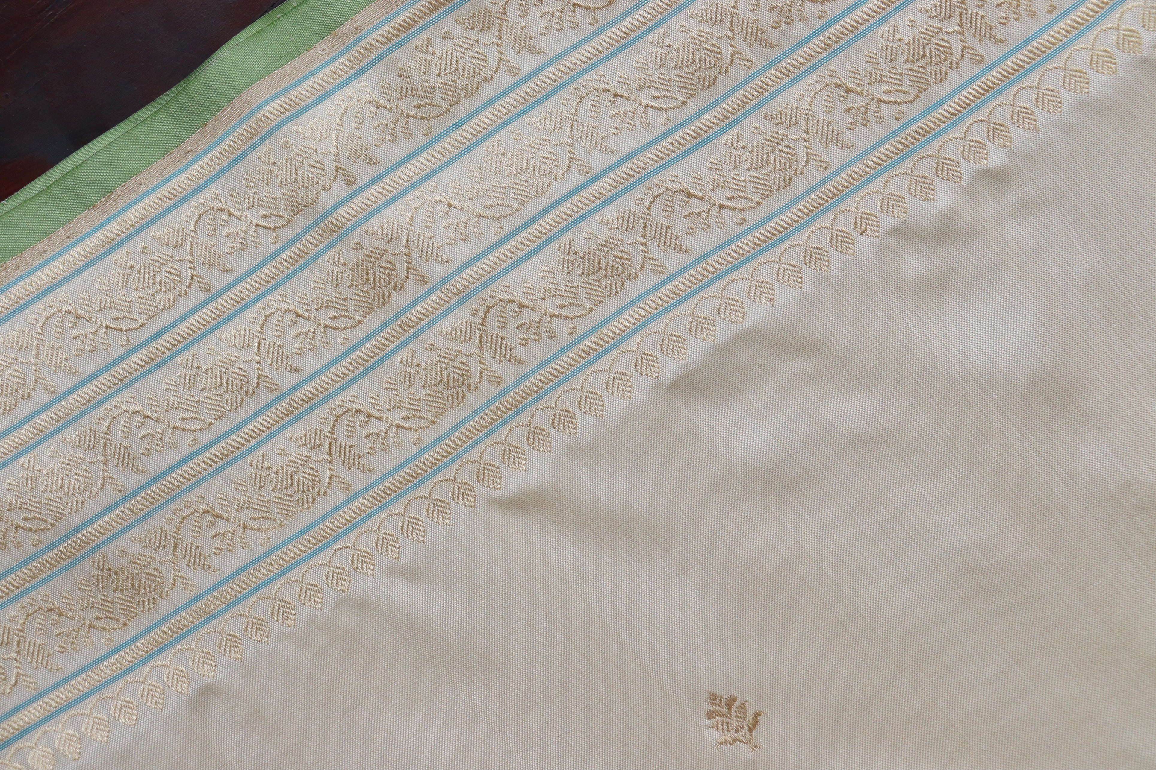 Ivory Kadhua Motif Pure Silk Handloom Banarasi Saree