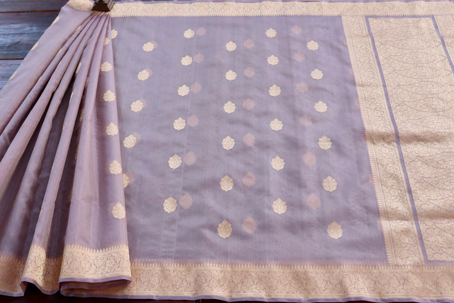 Border close-up on Pale Mauve Parizaat Kora saree