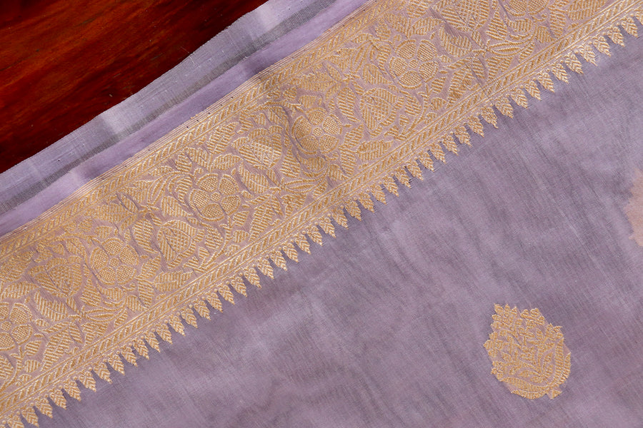 Pleat detail of Pale Mauve Parizaat Kora saree