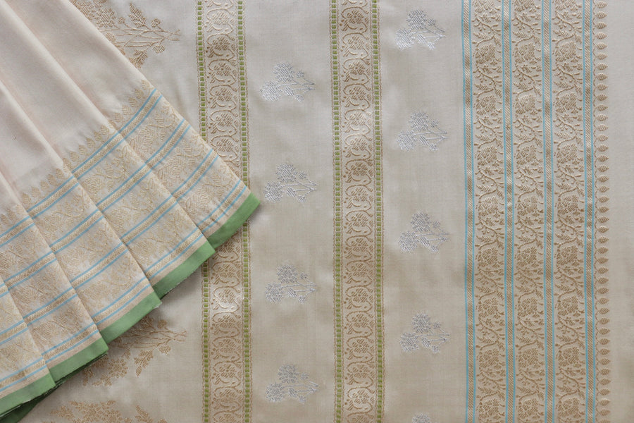 Colour close-up of Ivory Kadhua Banarasi saree