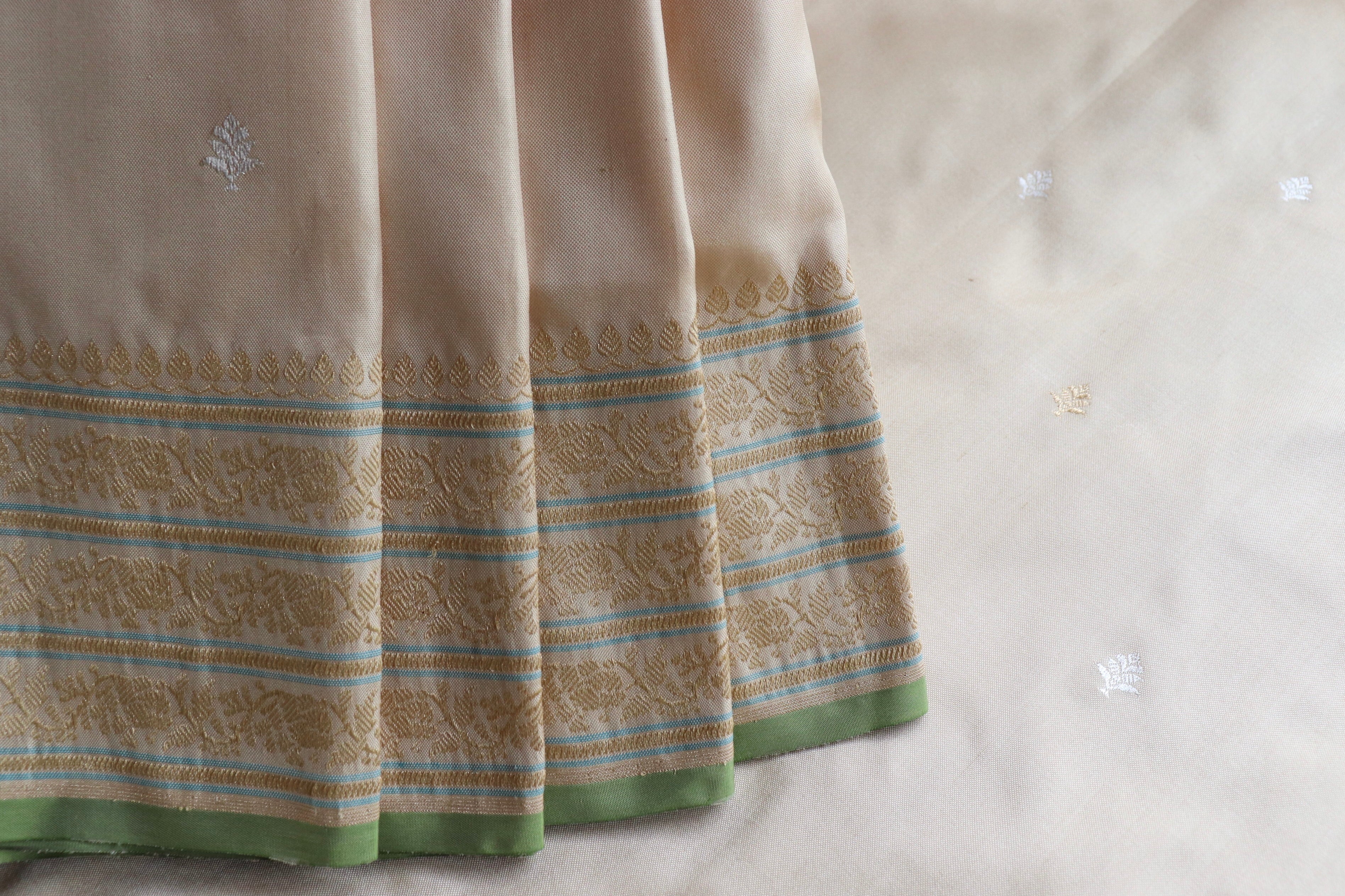 Ivory Kadhua Motif Pure Silk Handloom Banarasi Saree