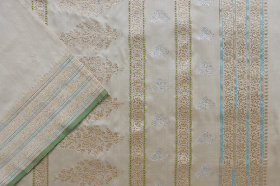 Full drape of Ivory Kadhua pure silk Banarasi saree
