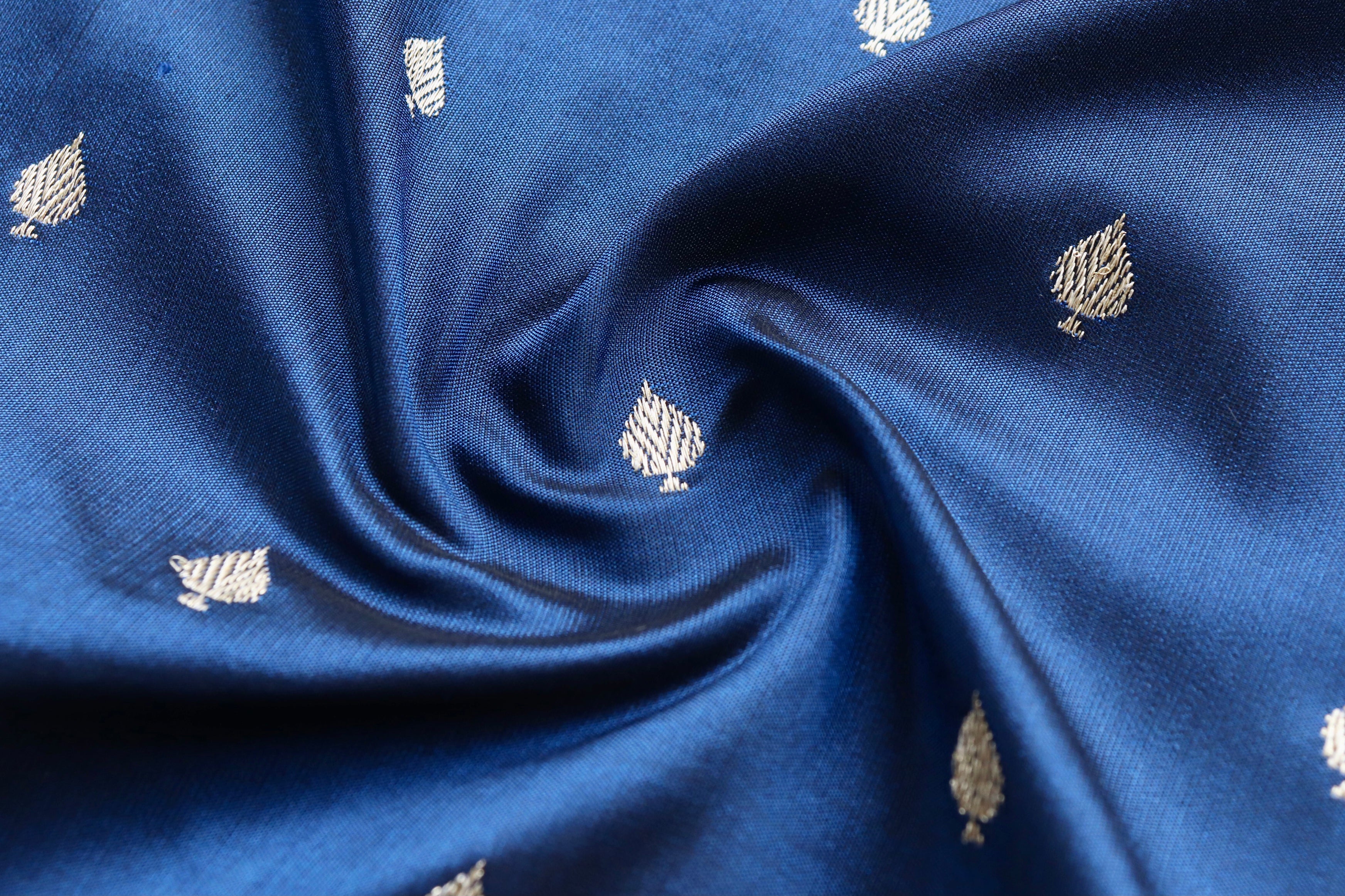 Navy Blue Kadhua Motif Pure Silk Handloom Banarasi Saree