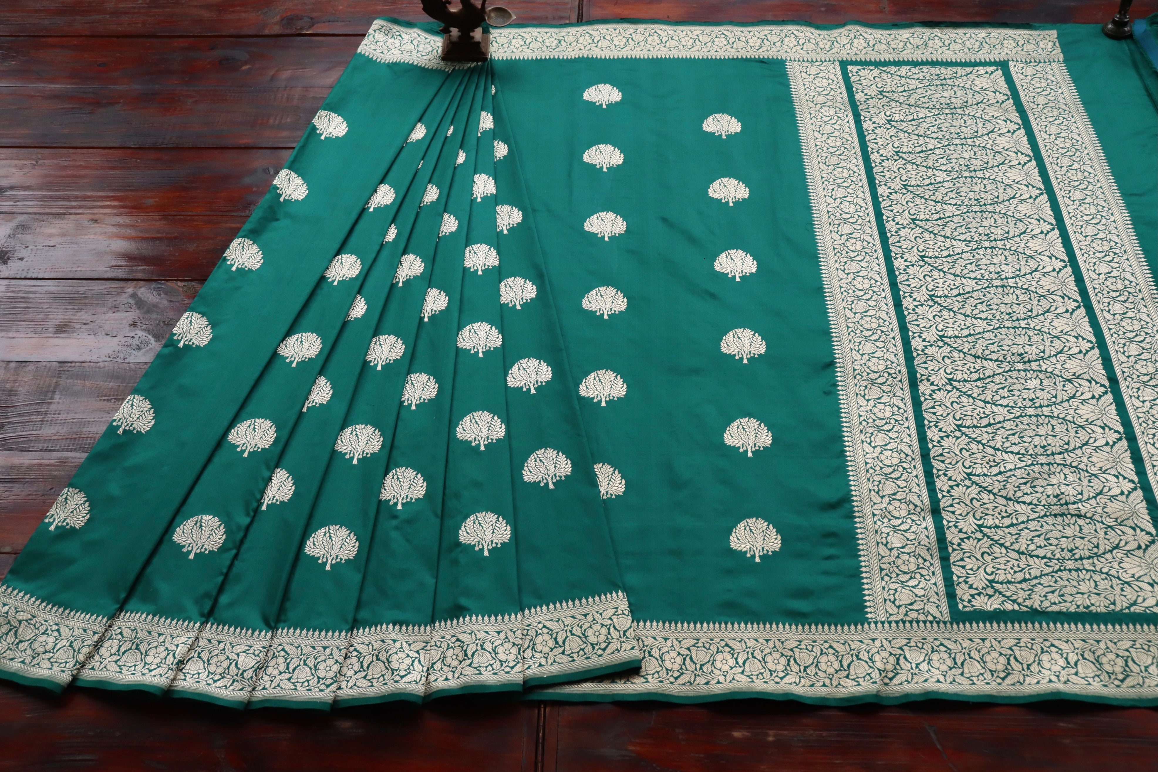 Bottle Green Kadhua Motif Pure Silk Handloom Banarasi Saree