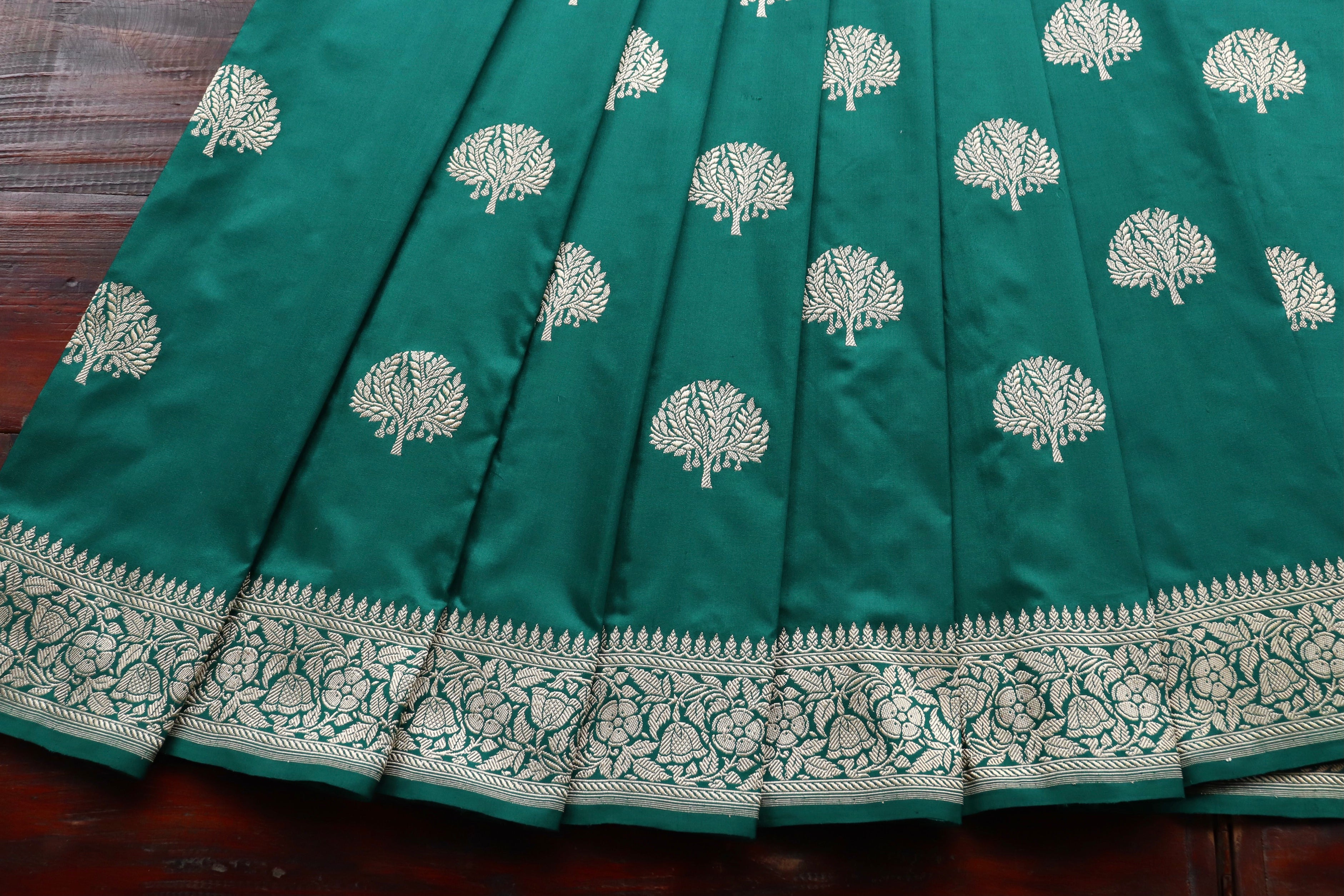 Bottle Green Kadhua Motif Pure Silk Handloom Banarasi Saree