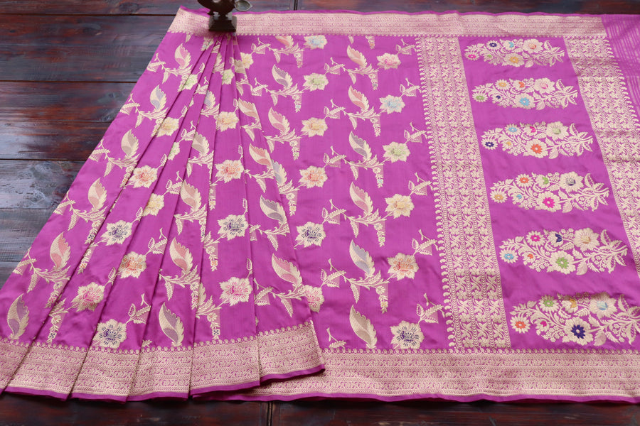 Border close-up on Purple Meenadar Jangla Banarasi saree