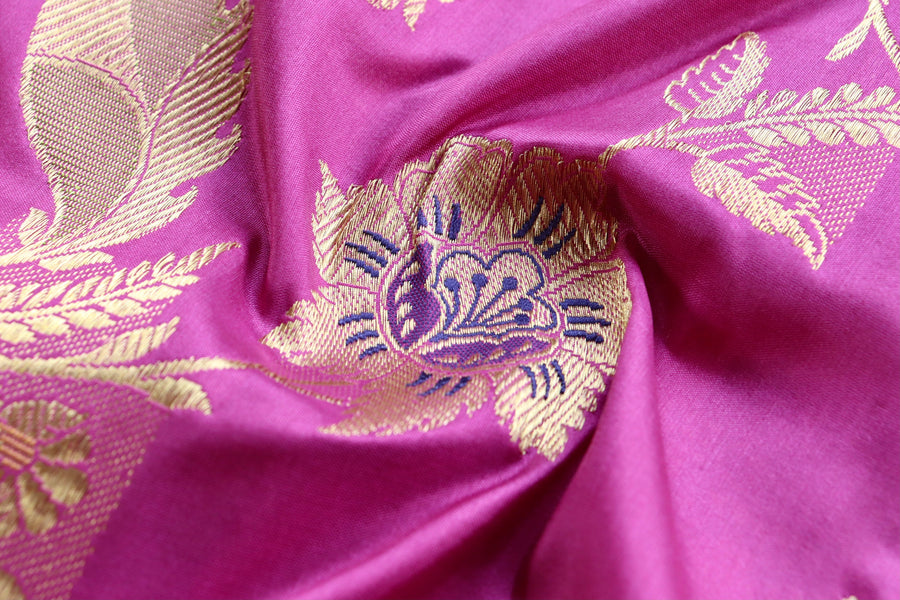 Aanchal motif on Purple Meenadar Jangla Banarasi saree