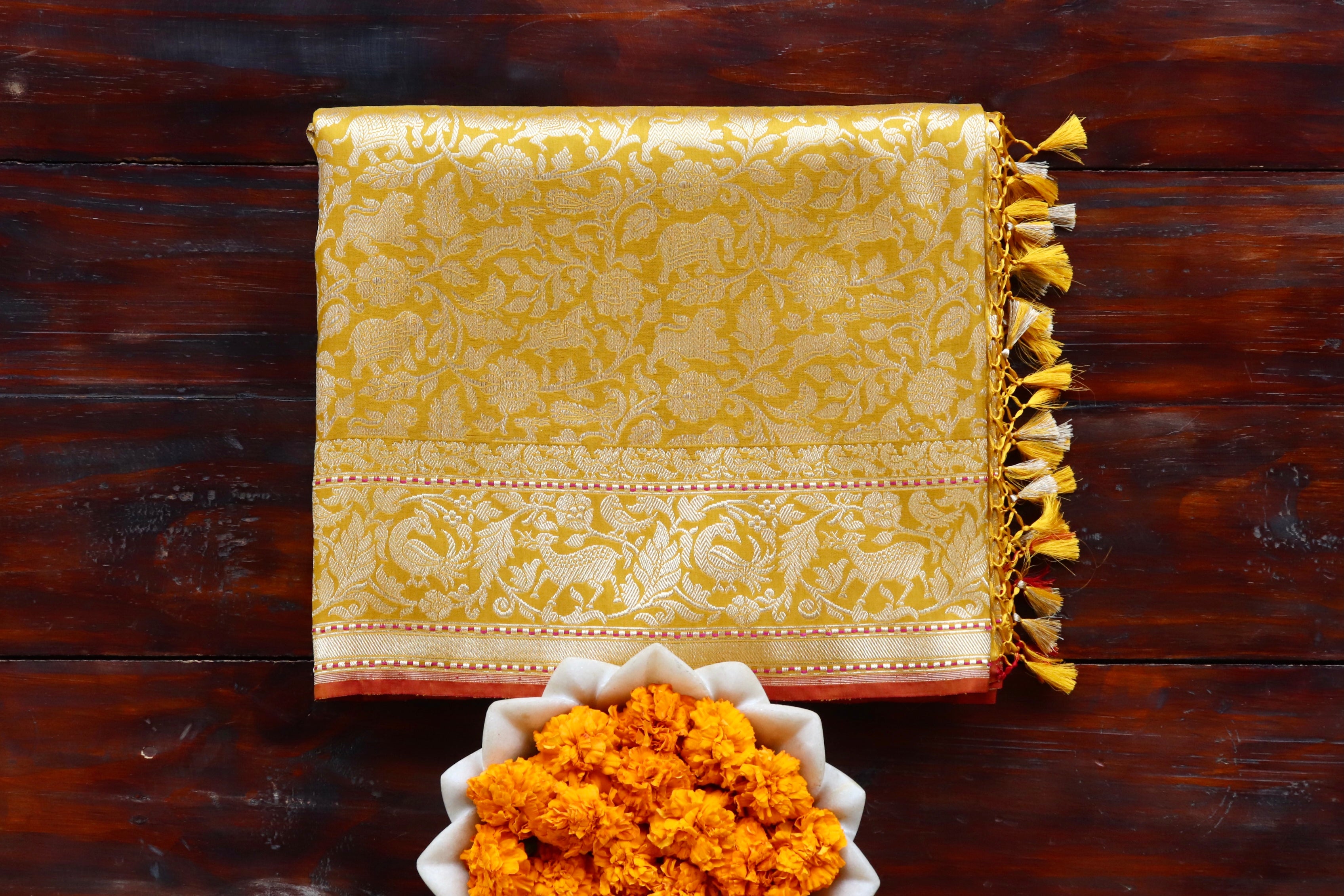 Yellow Shikargah Pure Silk Handloom Banarasi Saree