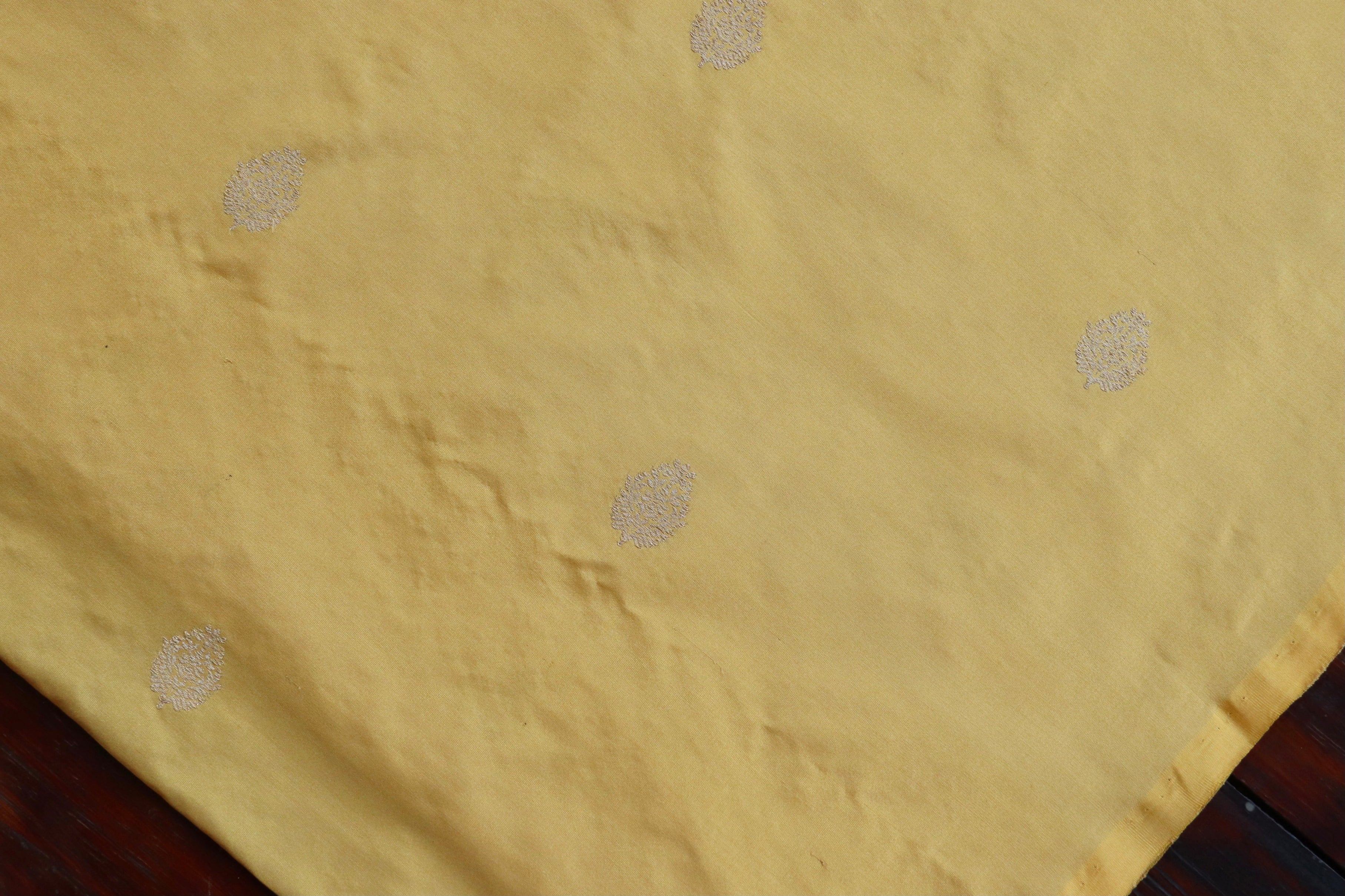 Butter Yellow Pure Katan Silk Handloom Banarasi Thaan