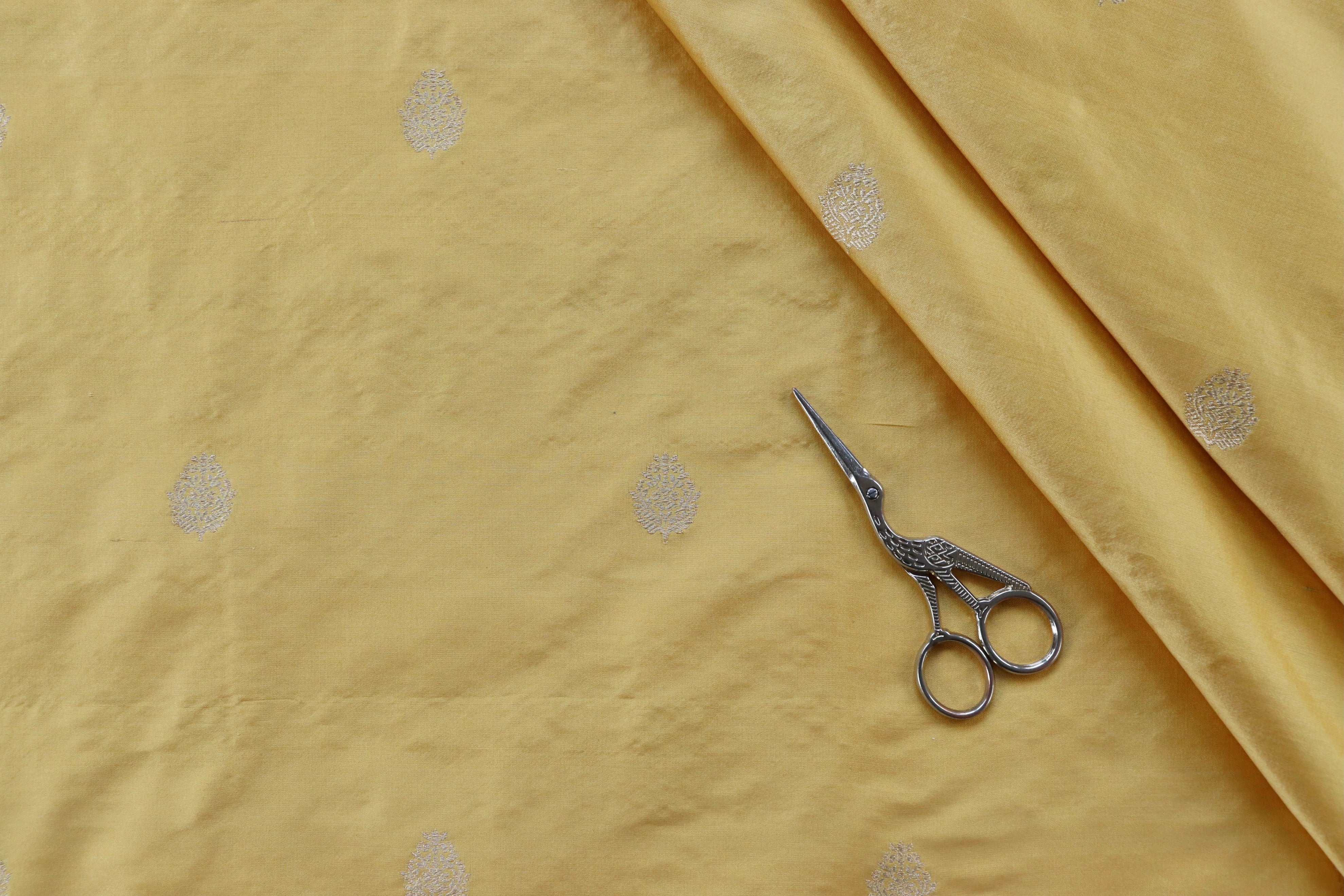 Butter Yellow Pure Katan Silk Handloom Banarasi Thaan