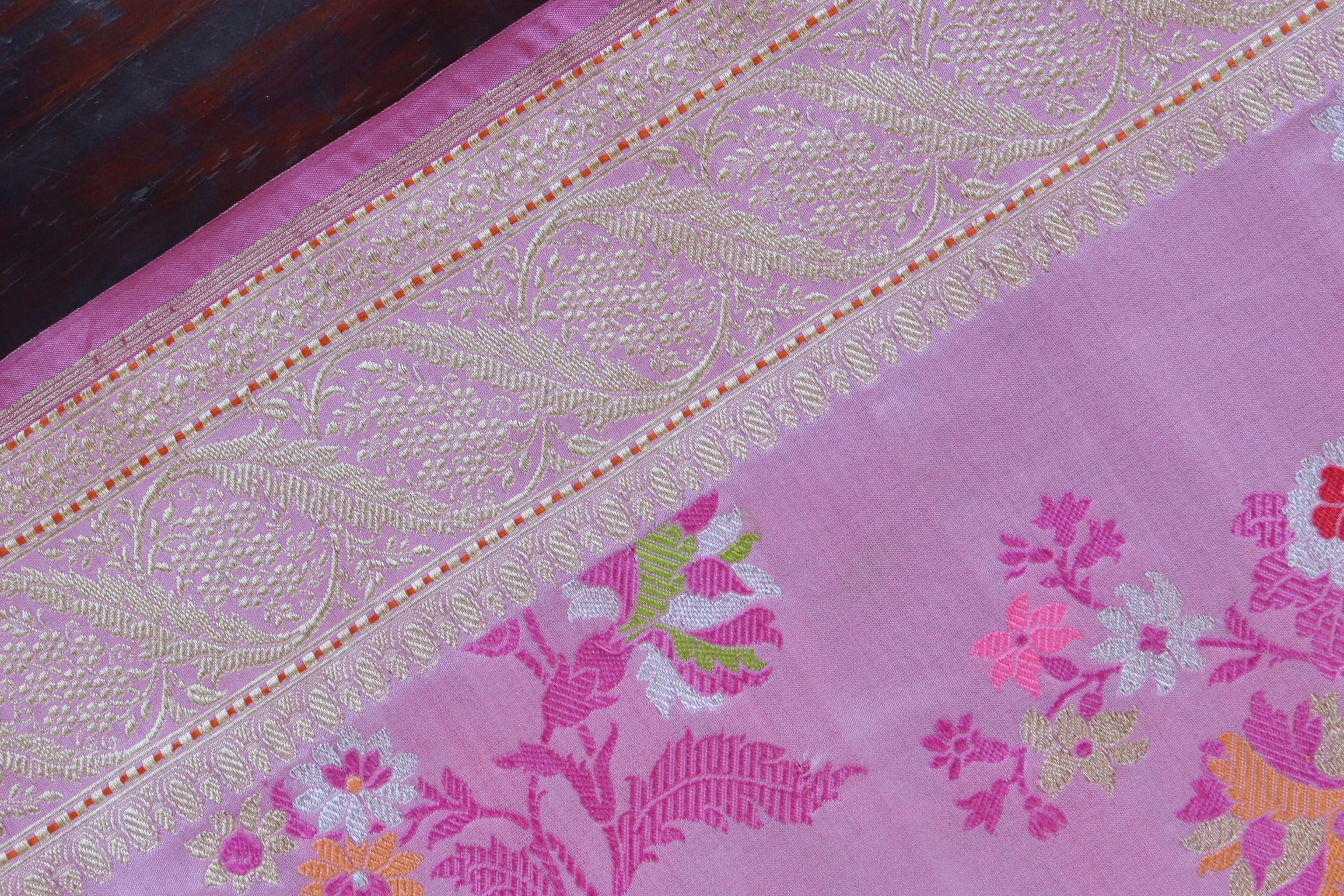 Ivory Guldasta Motif Pure Kora Silk Handloom Banarasi Saree