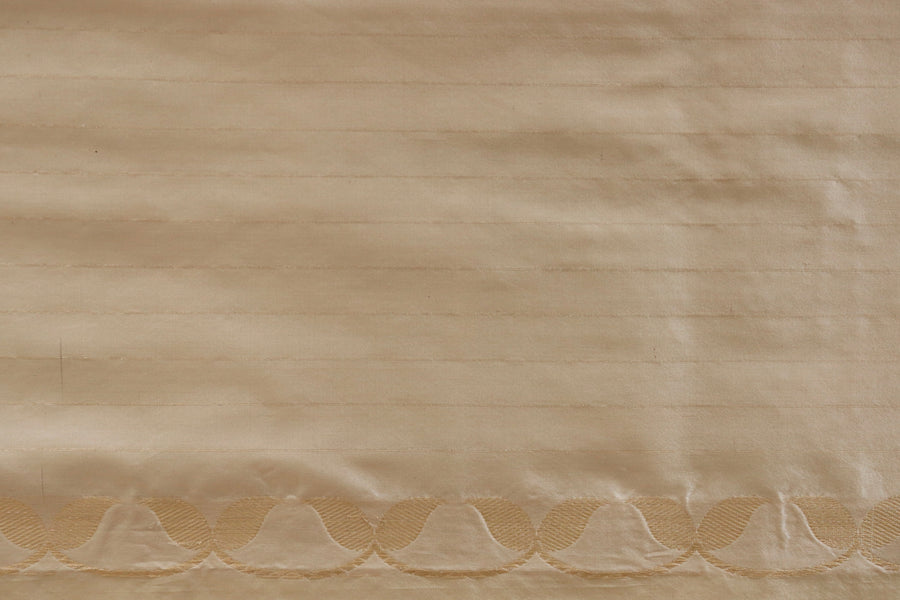 Cream Iris Kadhua Motif Pure Silk Handloom Banarsi Saree