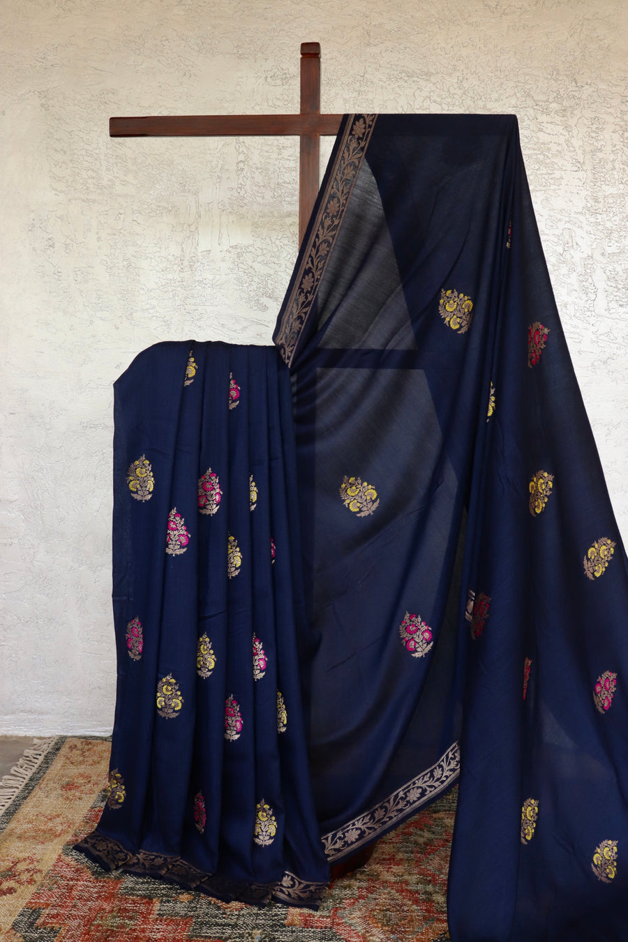 Navy Kadhua Motif Munga Silk Handloom Saree
