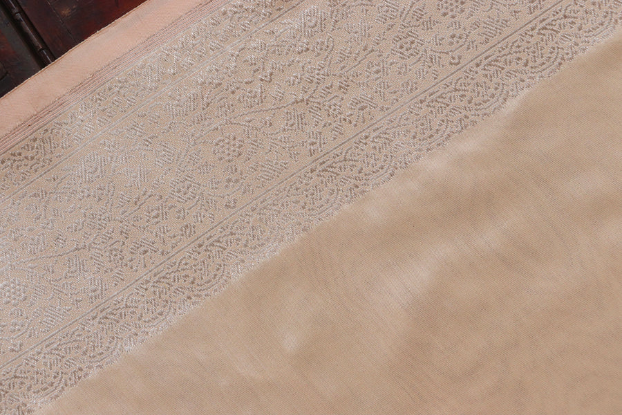 Pleat detail of Peach Kuniya Banarasi saree