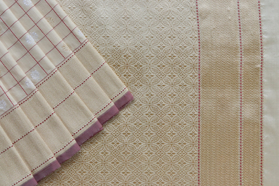 Colour close-up of Ivory Check Banarasi saree