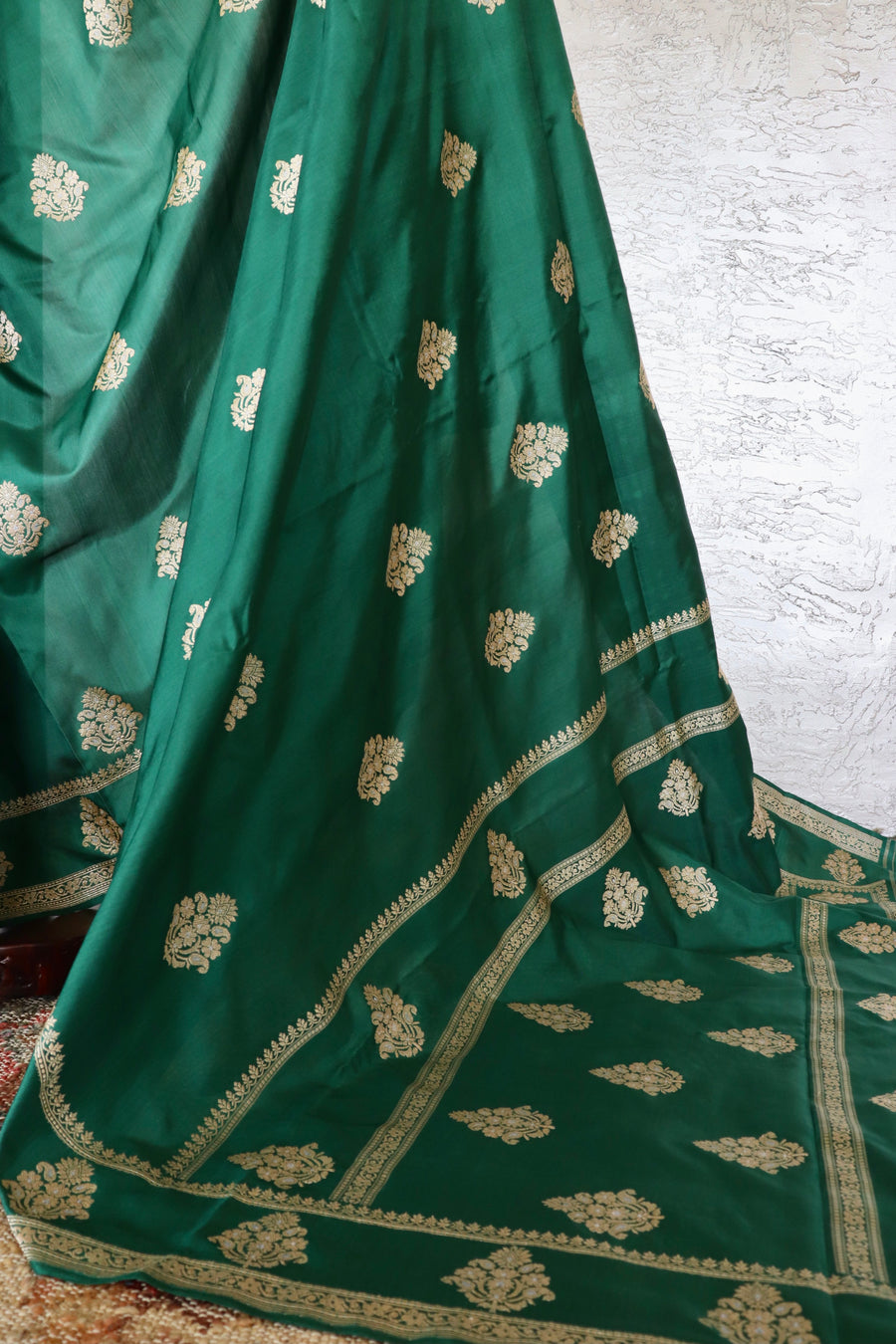 Bottle Green Kadhua Motif Pure Silk Handloom Banarasi Saree